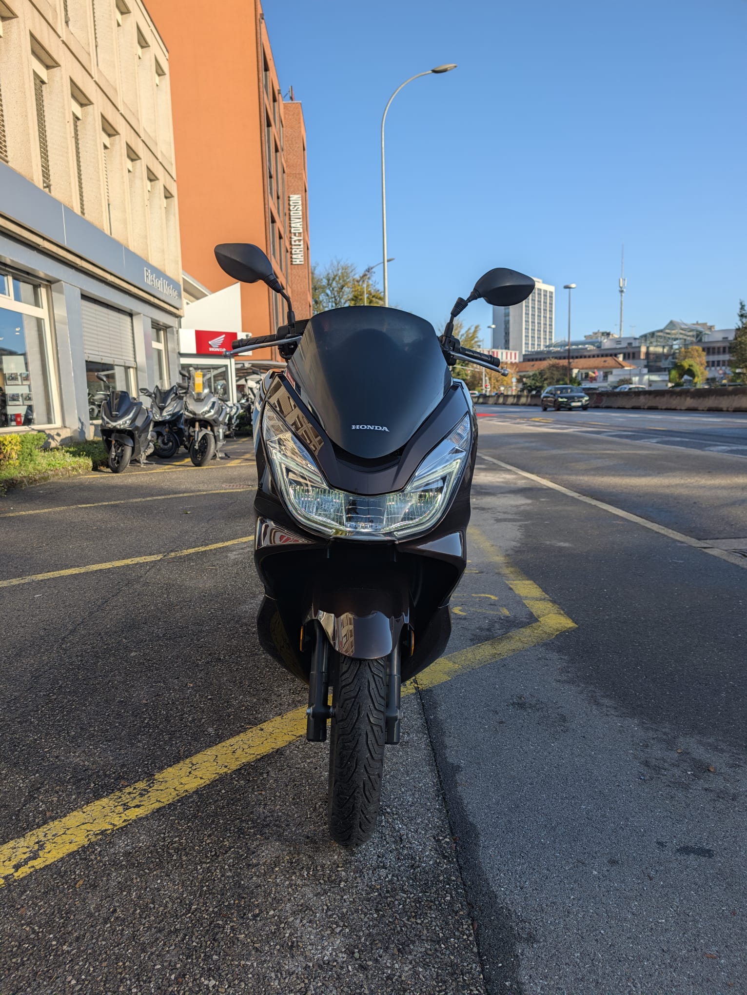 HONDA PCX 125 i-image-1