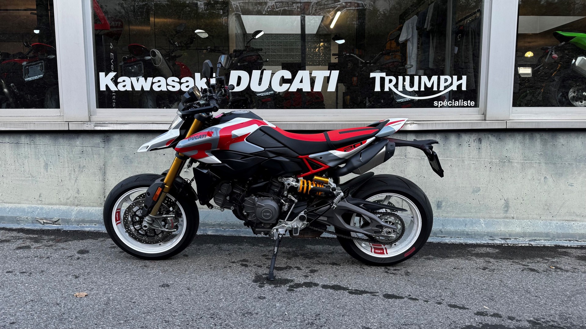DUCATI HYPERMOTARD V2 SP-image-1