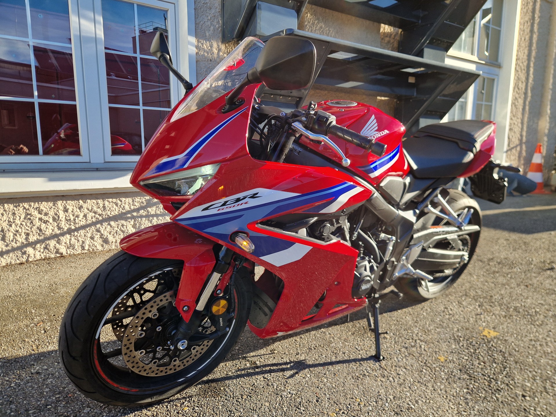 HONDA CBR 650 R E-Clutch (35kW)-image-2