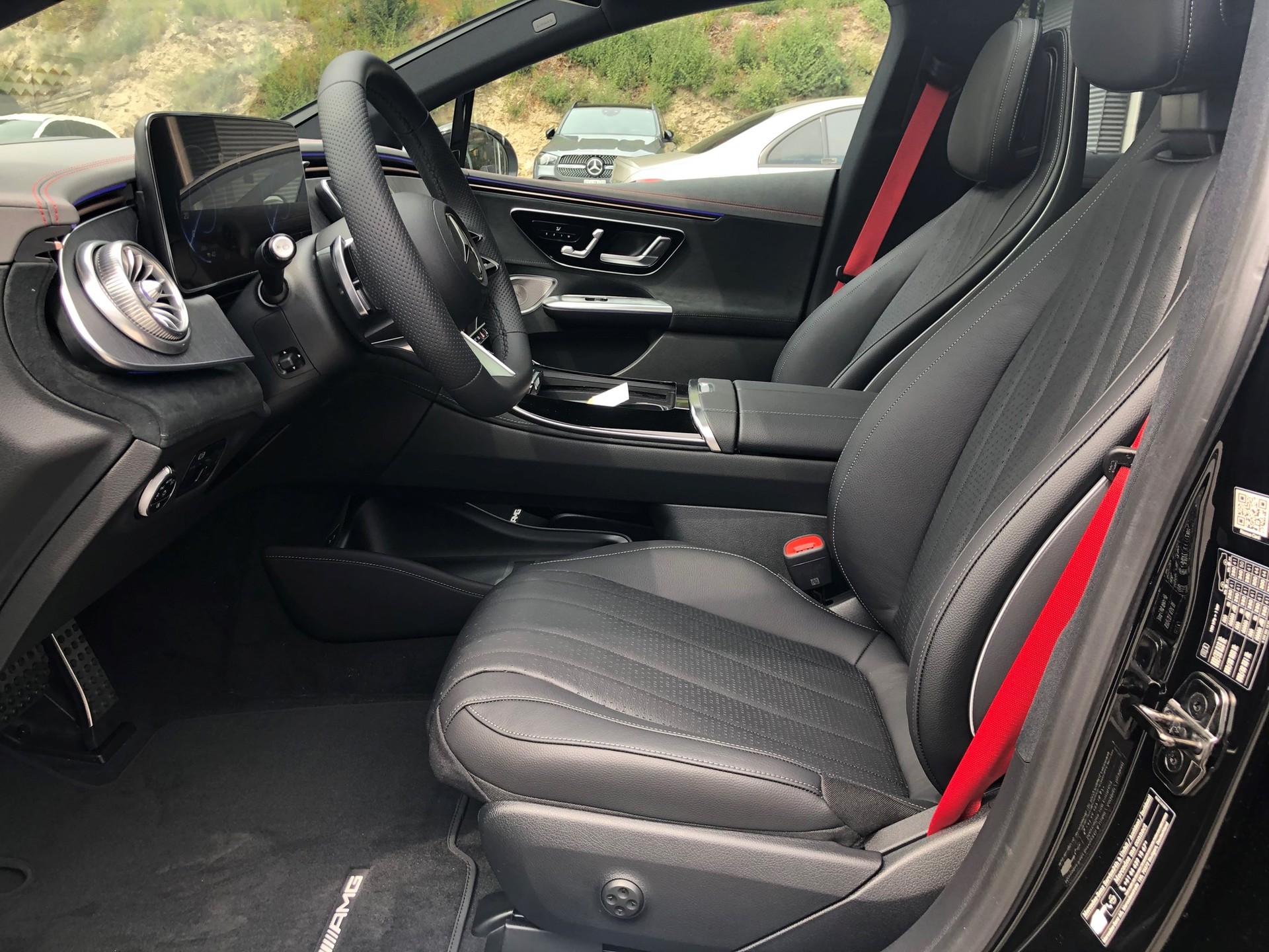 MERCEDES-BENZ EQE 500 4 Matic-image-10