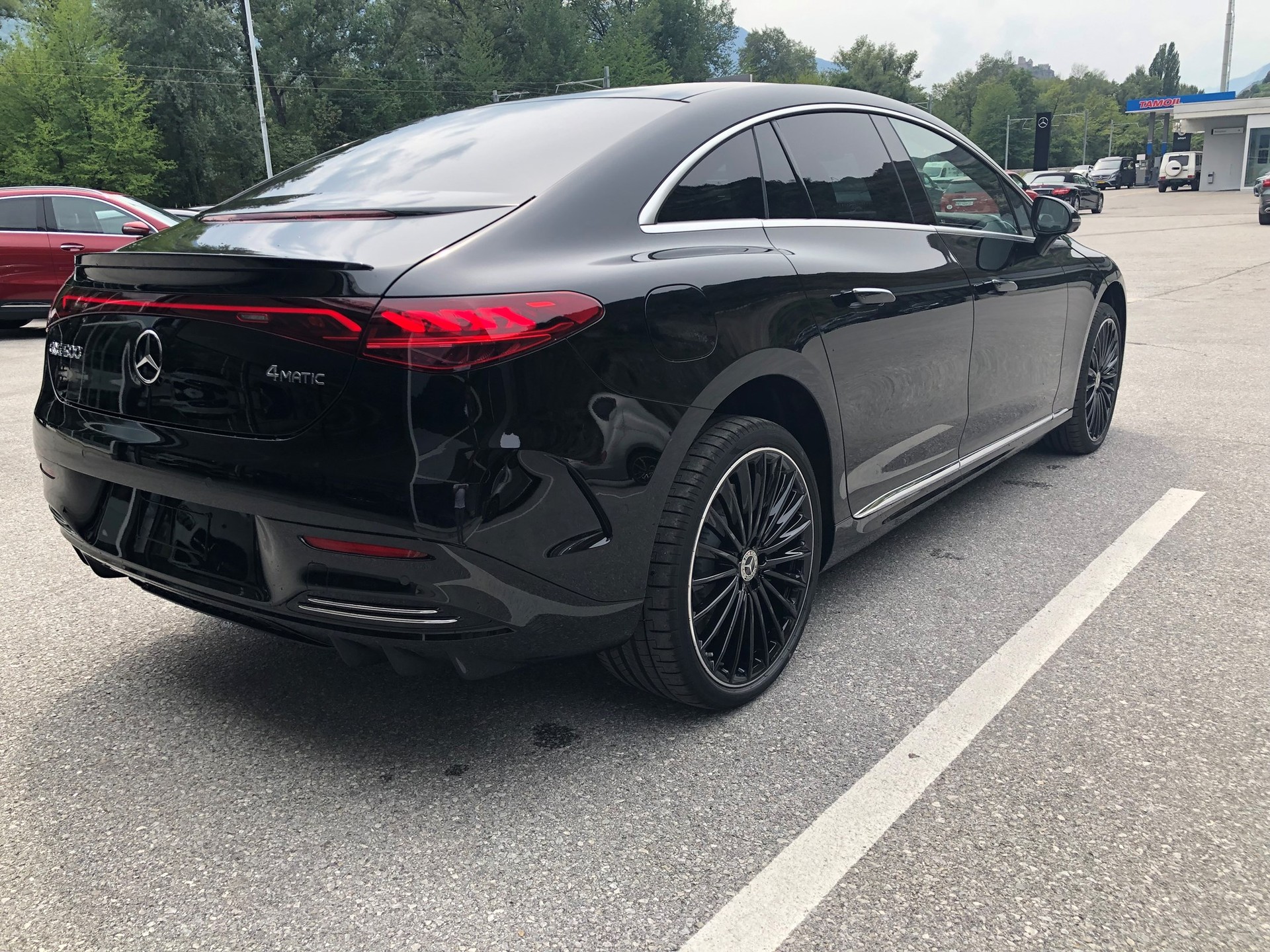 MERCEDES-BENZ EQE 500 4 Matic-image-4