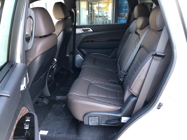KGM-SsangYong Rexton 2.2 CRDi 7 Pl. Sapphire 4WD AT-image-8