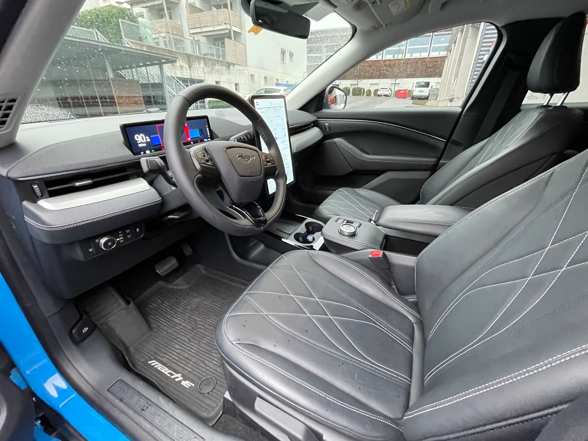 FORD Mustang MACH-E Premium RWD 99 kWh-image-9