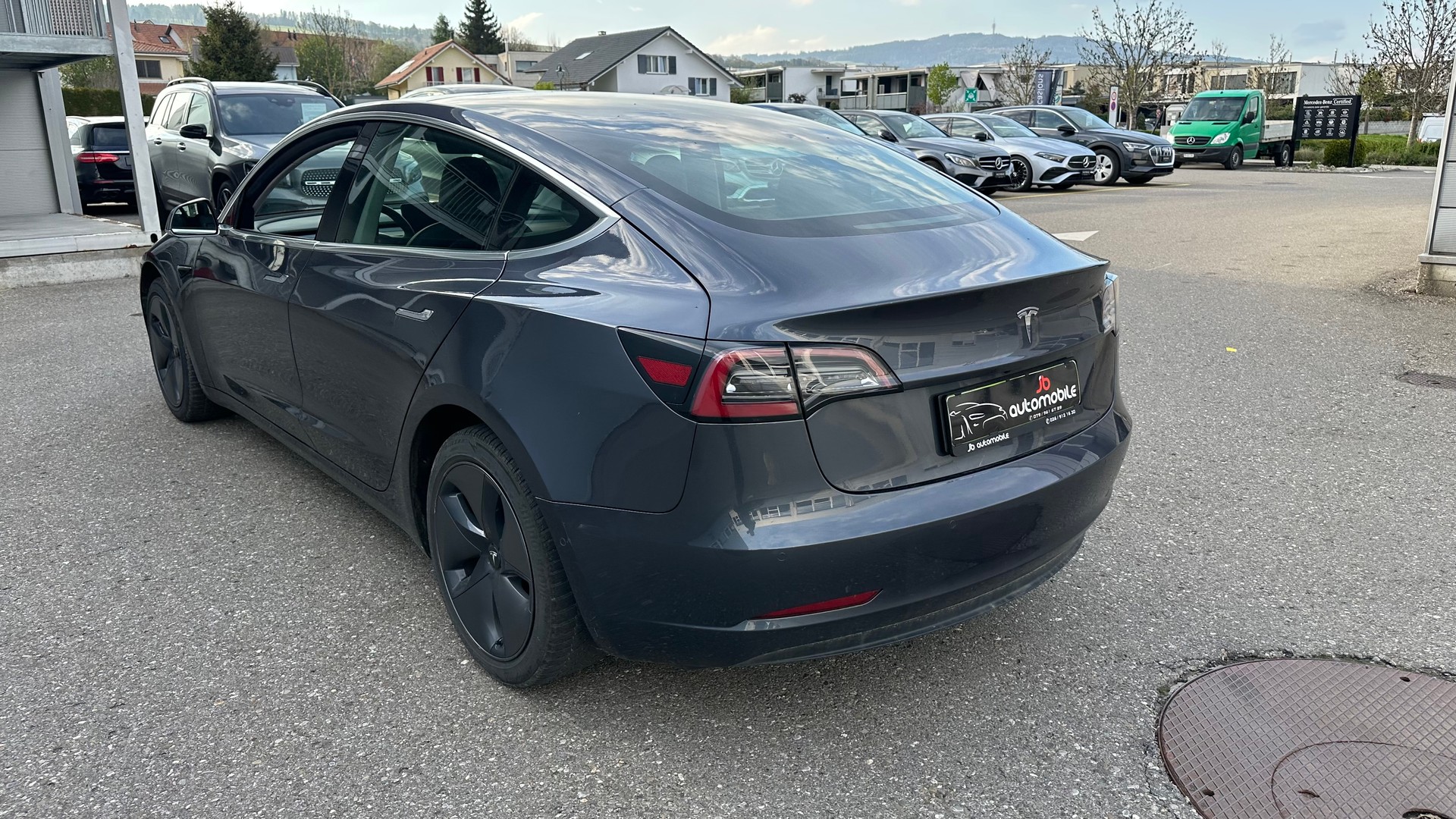 TESLA Model 3-image-4
