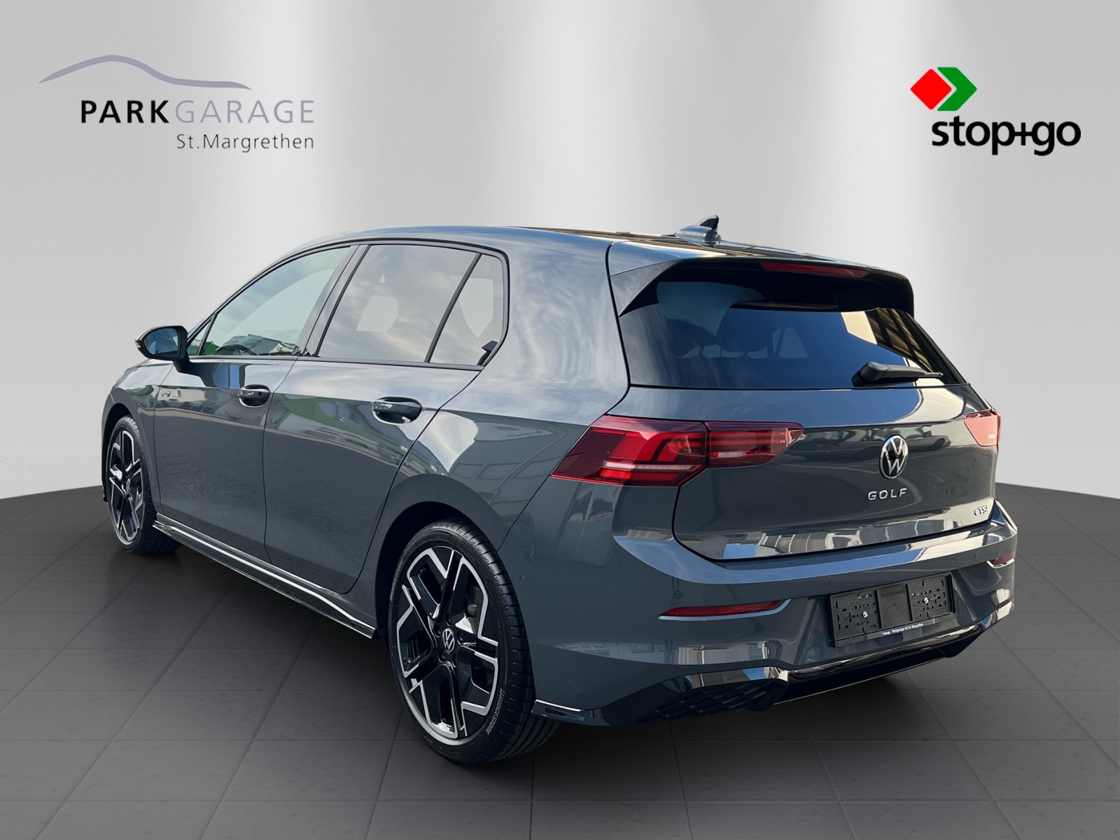 VW Golf VIII 1.5 eTSI R-Line DSG-showroom-element-2