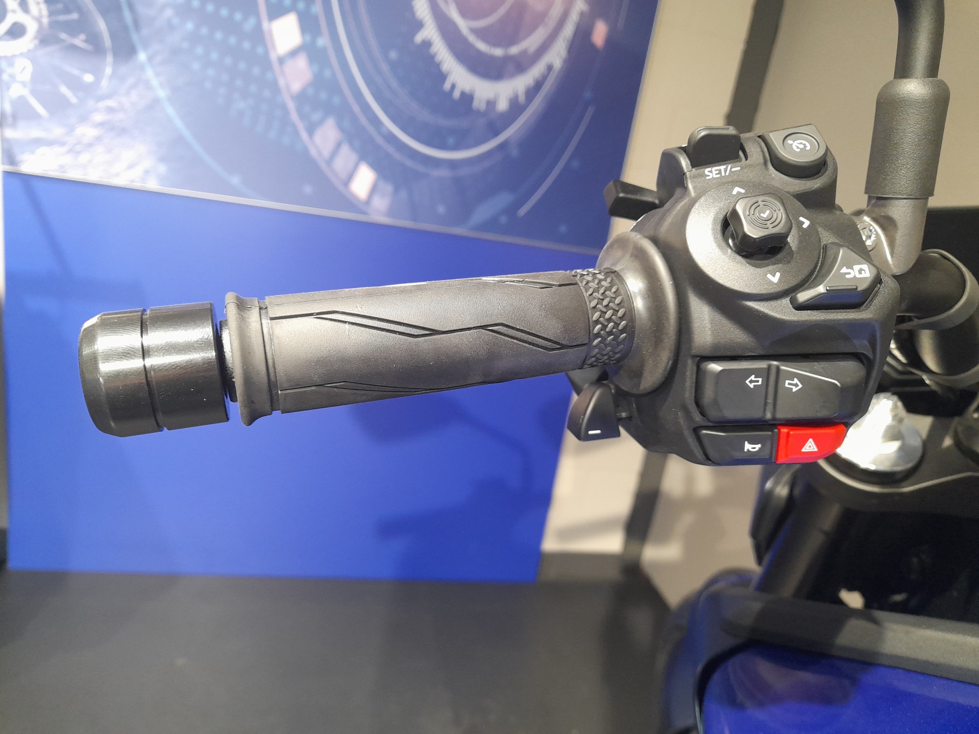 YAMAHA MT-09 Y-AMT-image-3