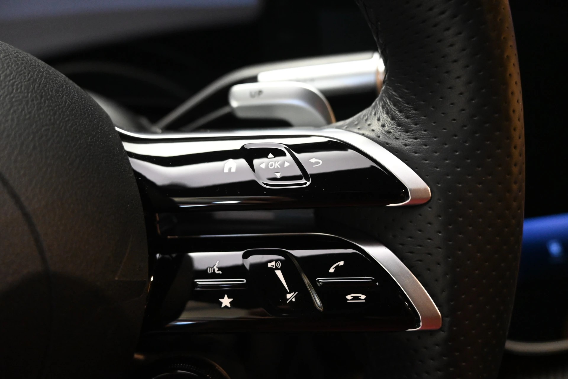 MERCEDES-BENZ EQS 53 4M+-image-16