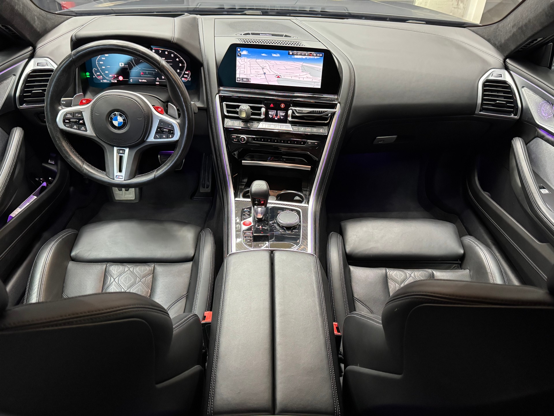 BMW M8 xDrive M Competition Steptronic-image-6
