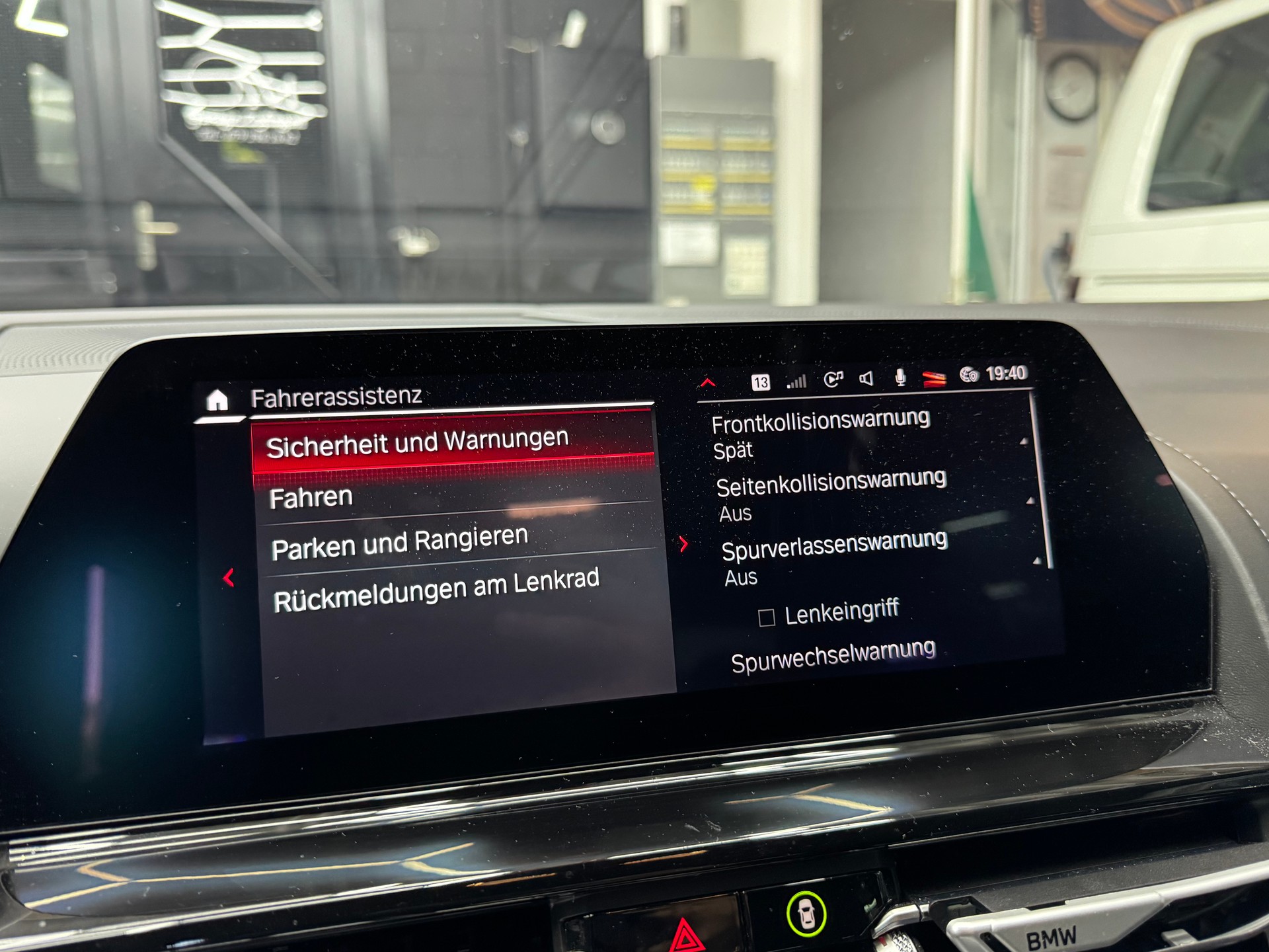 BMW M8 xDrive M Competition Steptronic-image-15