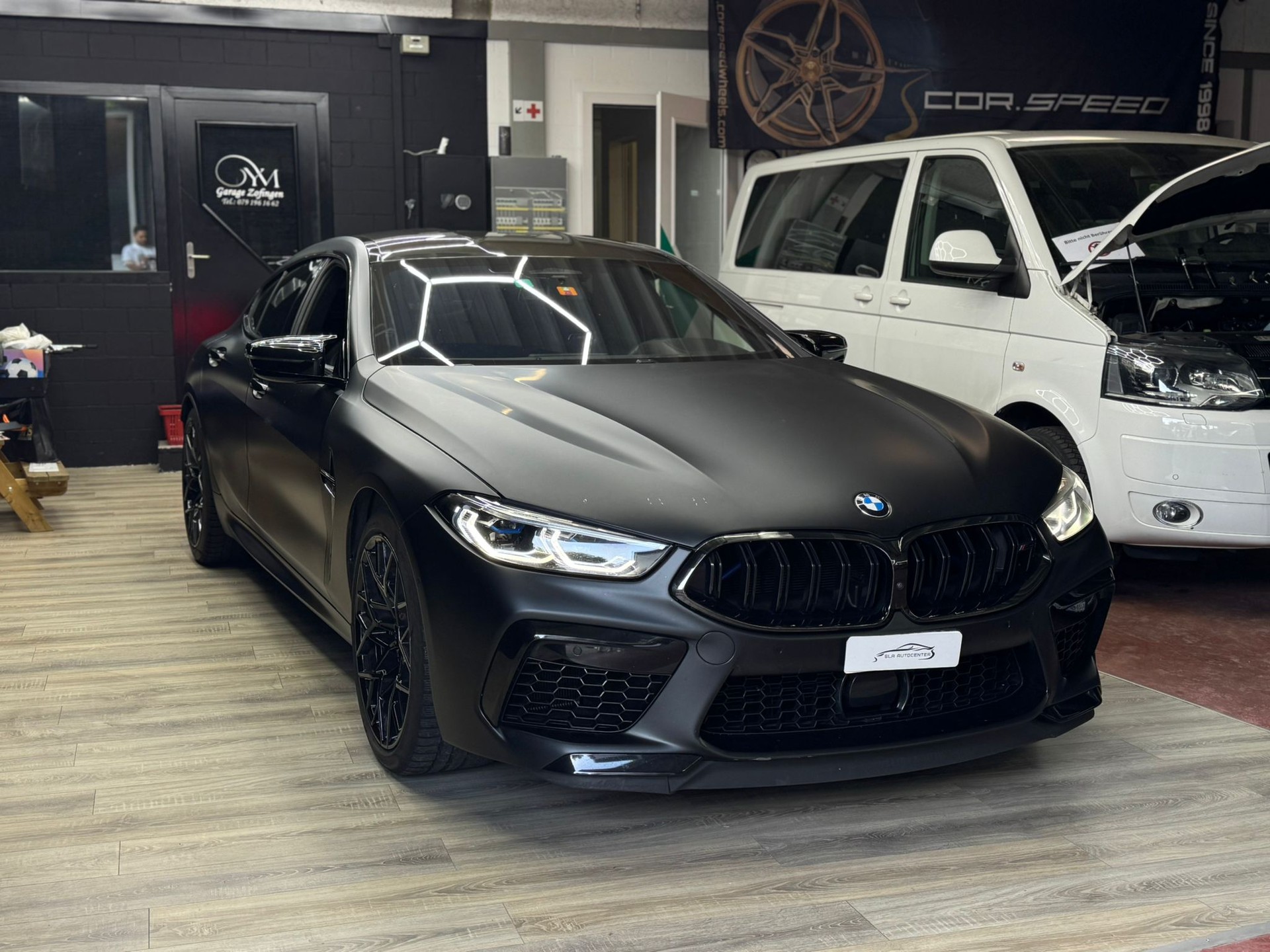BMW M8 xDrive M Competition Steptronic-image-2