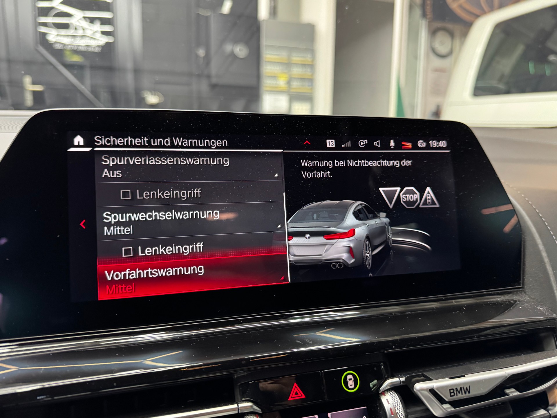 BMW M8 xDrive M Competition Steptronic-image-12