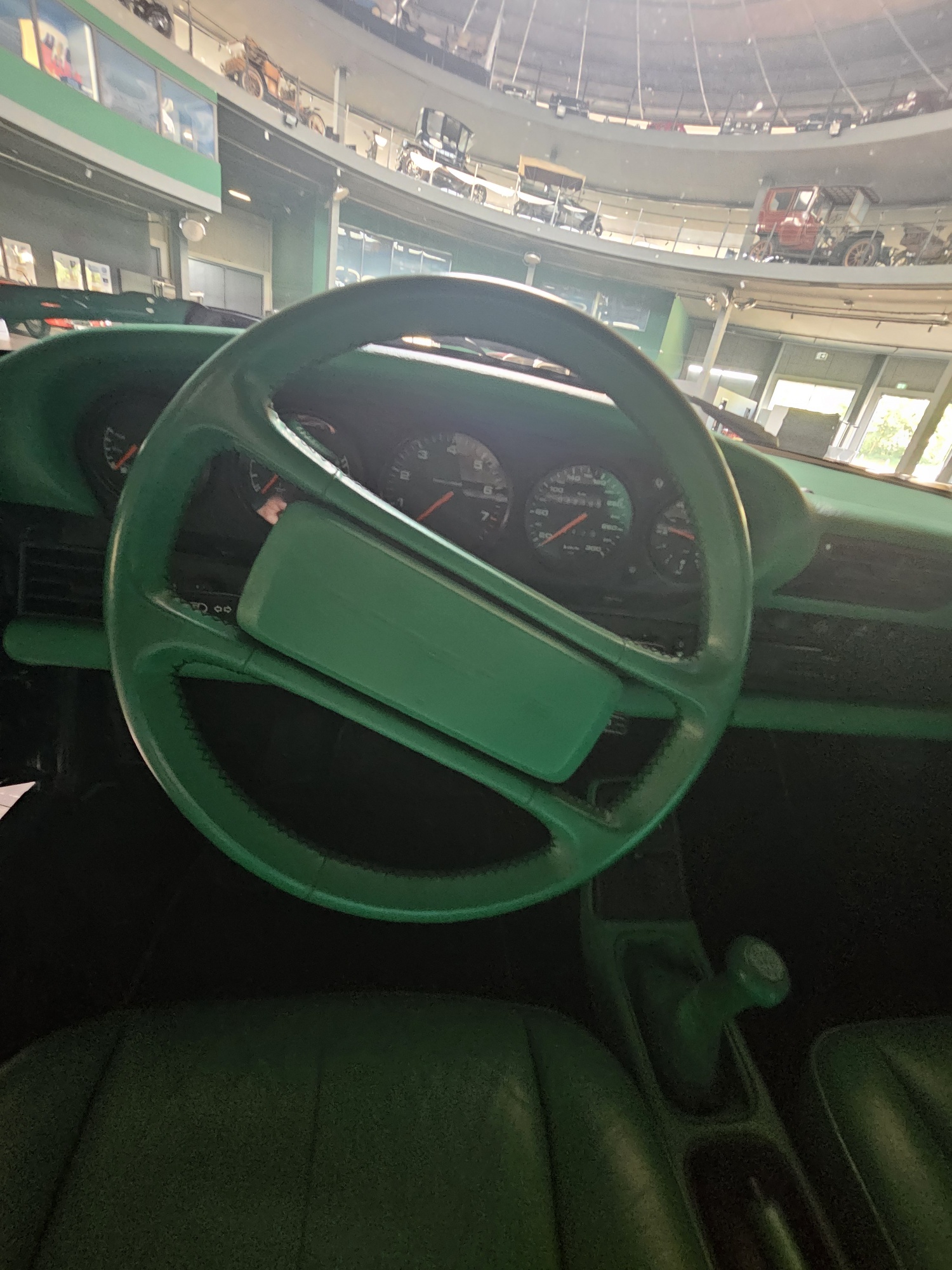 PORSCHE 911 Carrera 2 Cabrio-image-9