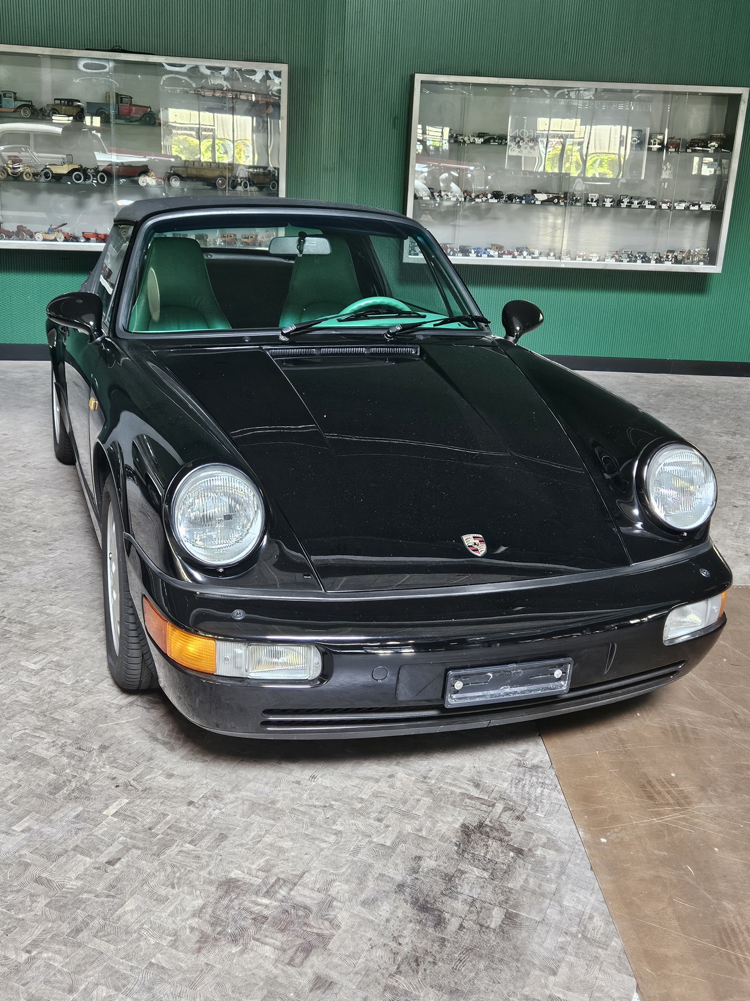 PORSCHE 911 Carrera 2 Cabrio