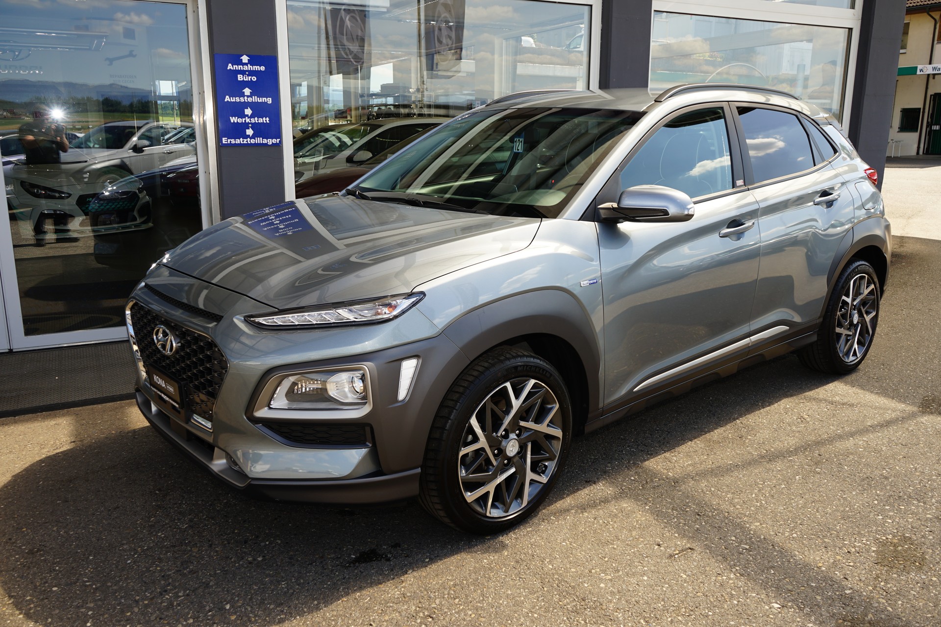 HYUNDAI Kona 1.6 GDi HEV Amplia DCT