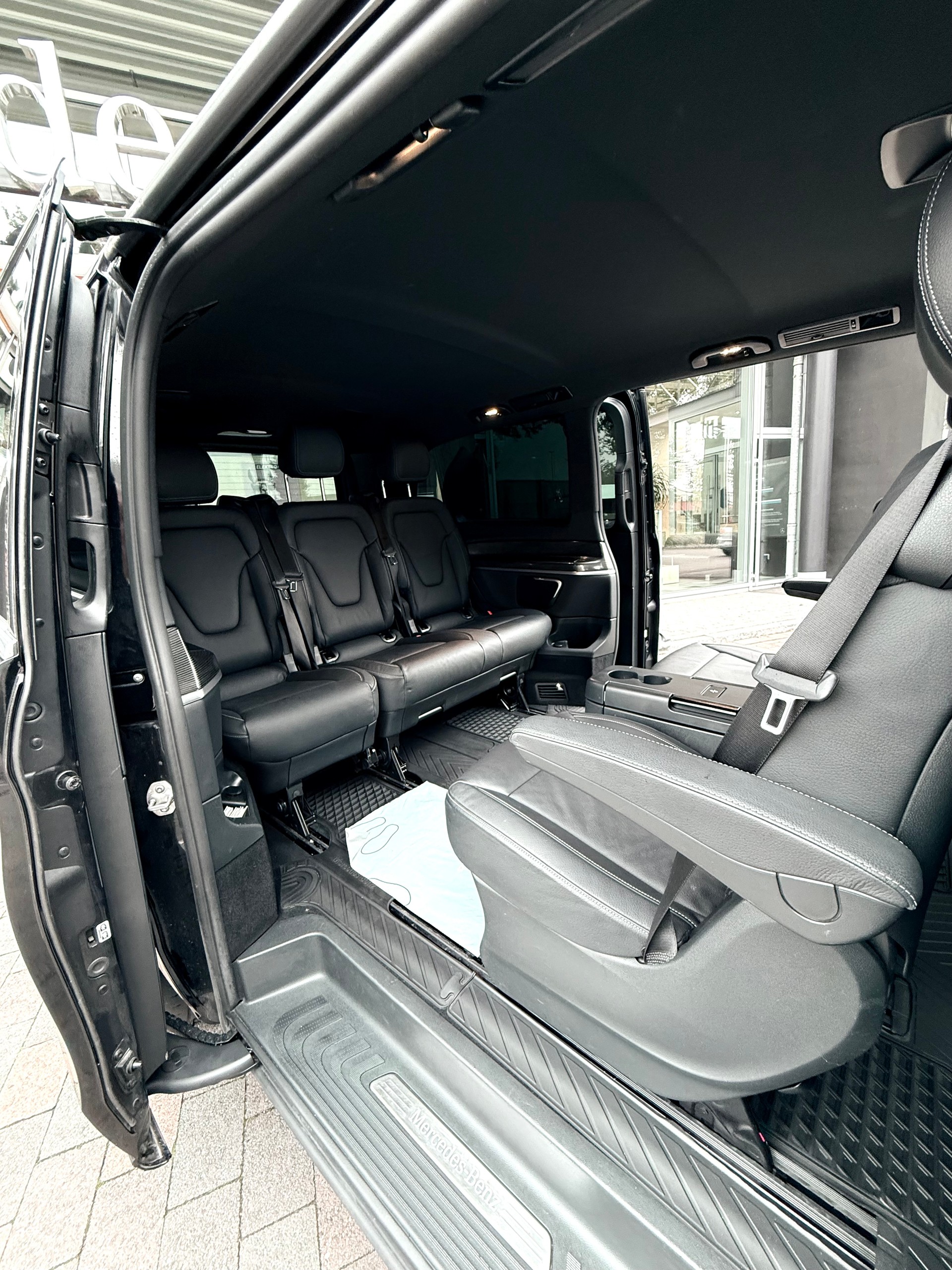 MERCEDES-BENZ V 300 d 4M L 9G-Tronic Avantgarde Edition-image-17