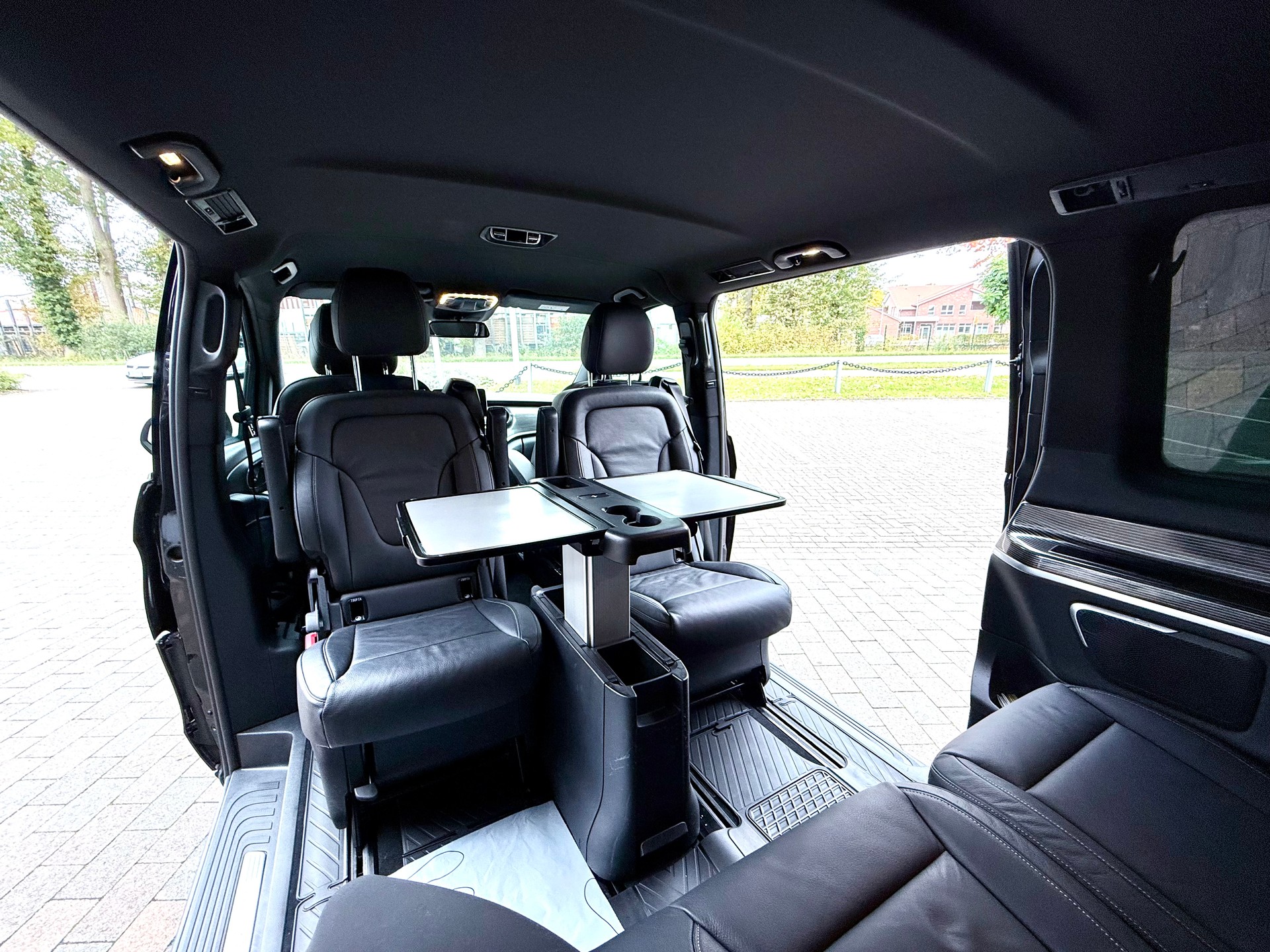 MERCEDES-BENZ V 300 d 4M L 9G-Tronic Avantgarde Edition-image-14