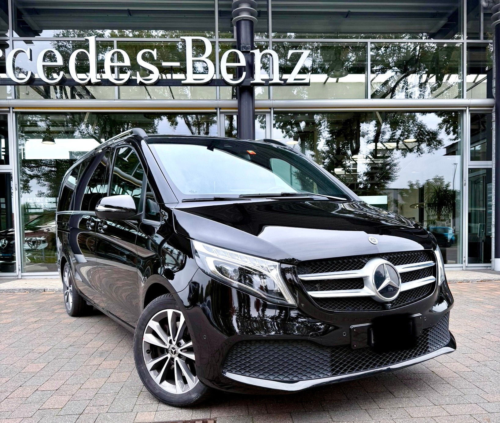 MERCEDES-BENZ V 300 d 4M L 9G-Tronic Avantgarde Edition