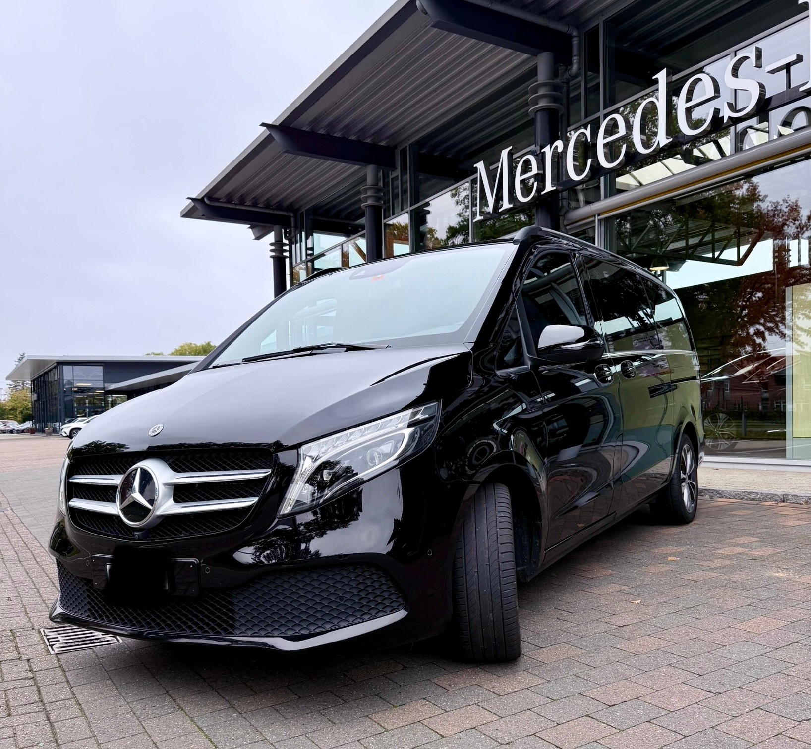 MERCEDES-BENZ V 300 d 4M L 9G-Tronic Avantgarde Edition-image-2