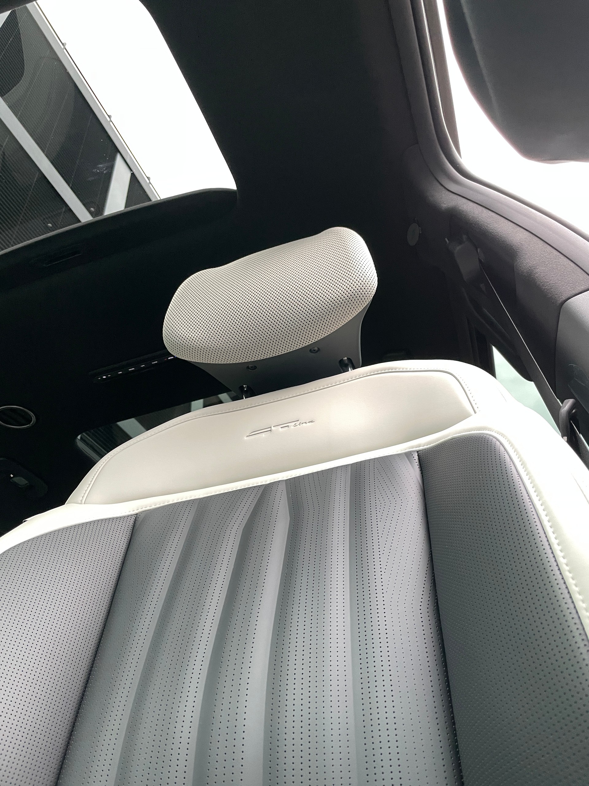 KIA EV9 99,8 kWh GT-Line 4x4 7-Sitzer mit Panoramadach-image-11