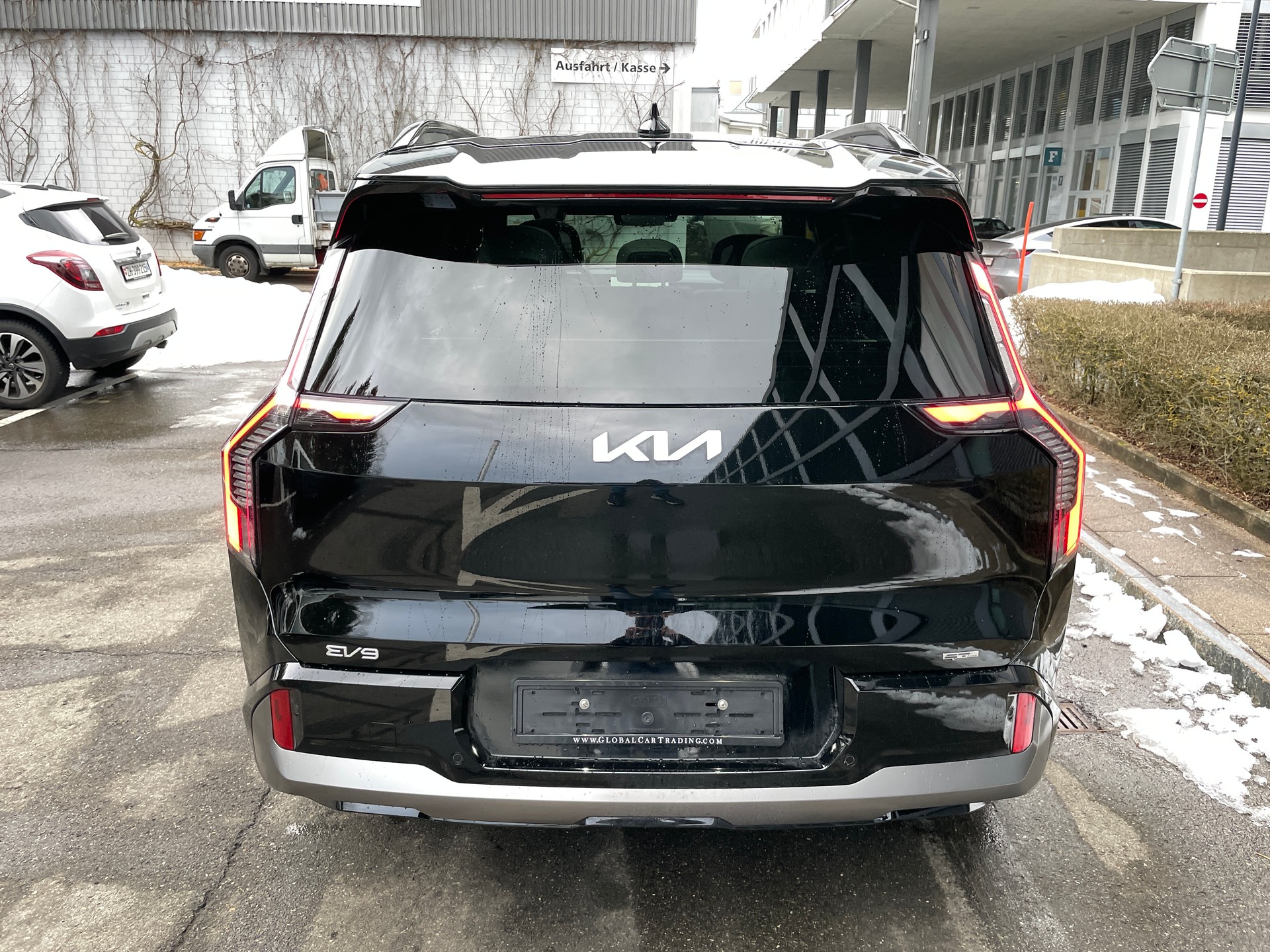KIA EV9 99,8 kWh GT-Line 4x4 7-Sitzer mit Panoramadach-showroom-element-3