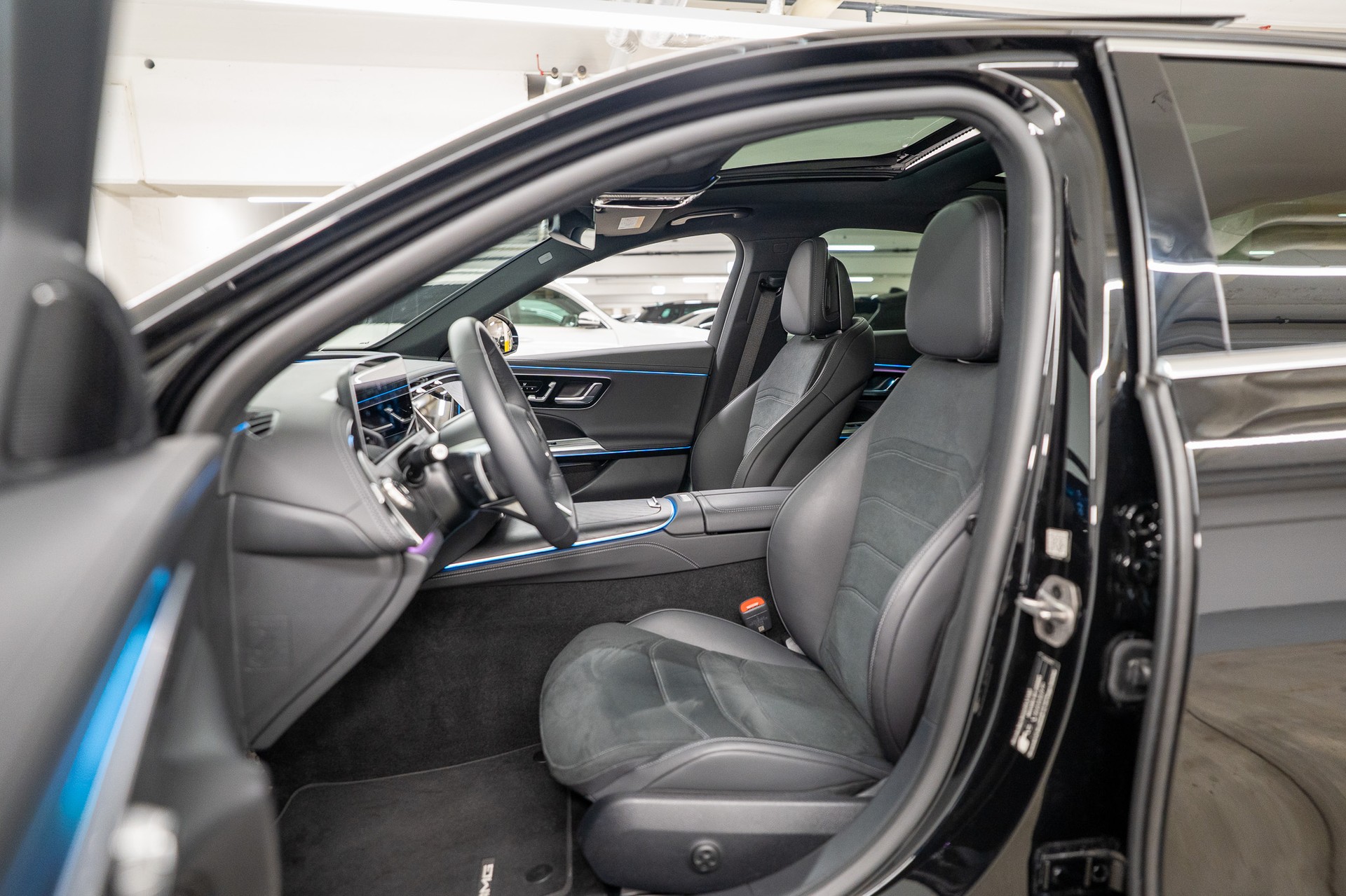 MERCEDES-BENZ E 450 AMG Line 4matic / Panorama-Schiebedach / 360° Kamera / Memory Sitze-image-8