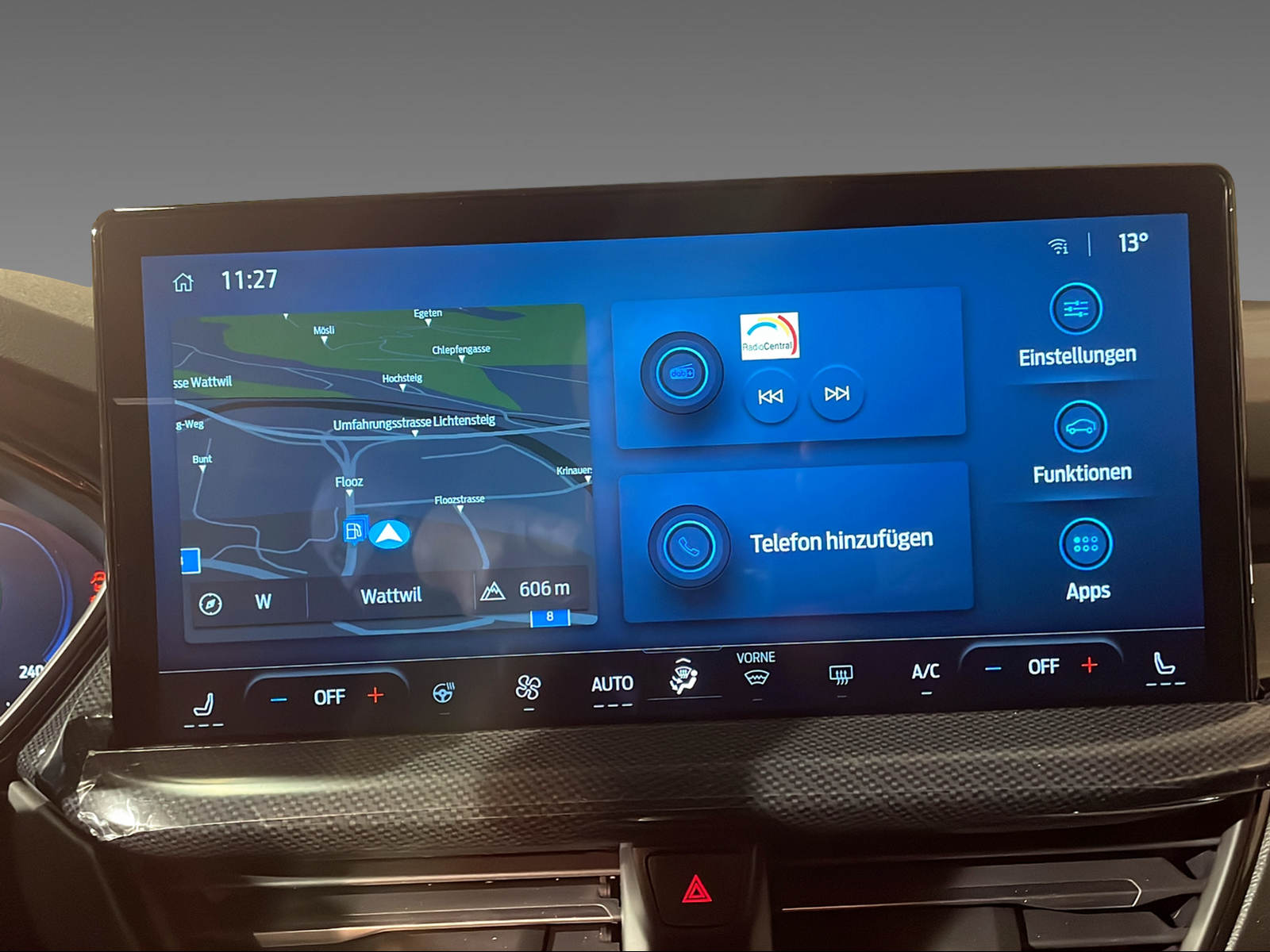 FORD Focus 1.0i EcoB Hybrid 155 ST-Line X-image-8