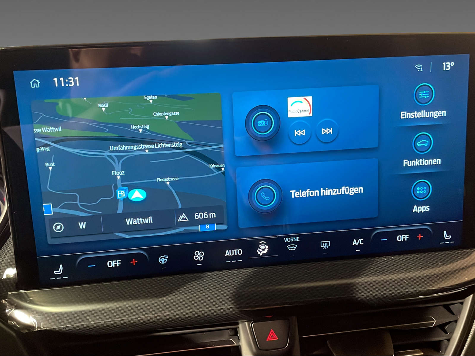 FORD Focus 1.0i EcoB Hybrid 155 ST-Line X-image-13