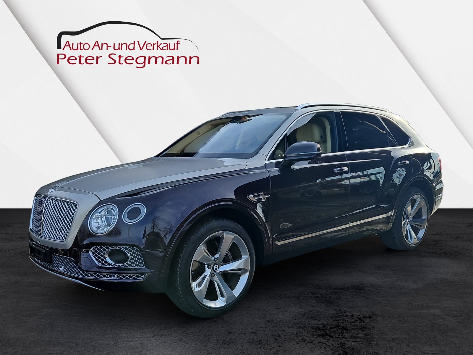 BENTLEY Bentayga W12-showroom-element-1