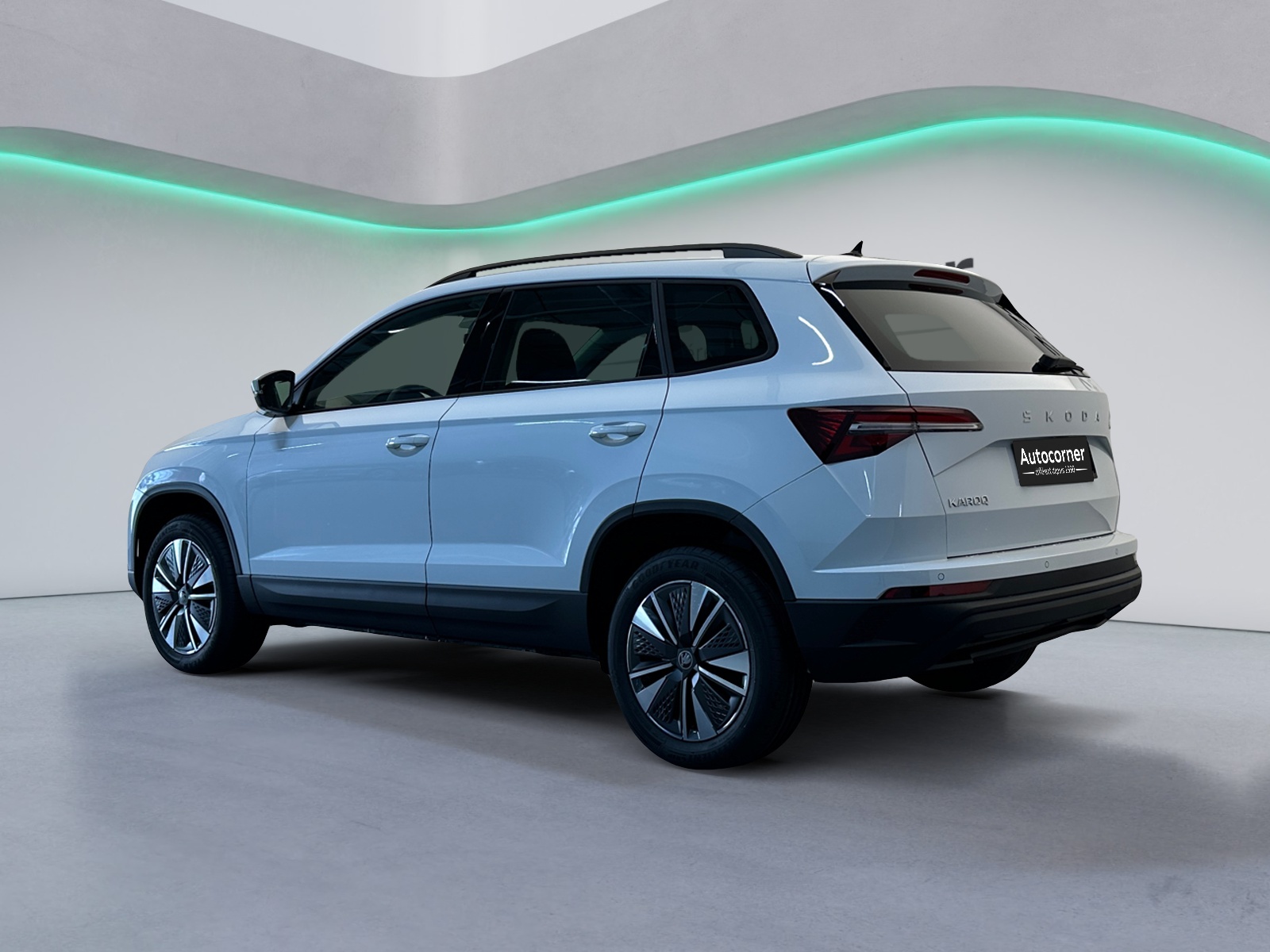 SKODA Karoq 1.5 TSI Dynamic DSG-showroom-element-2
