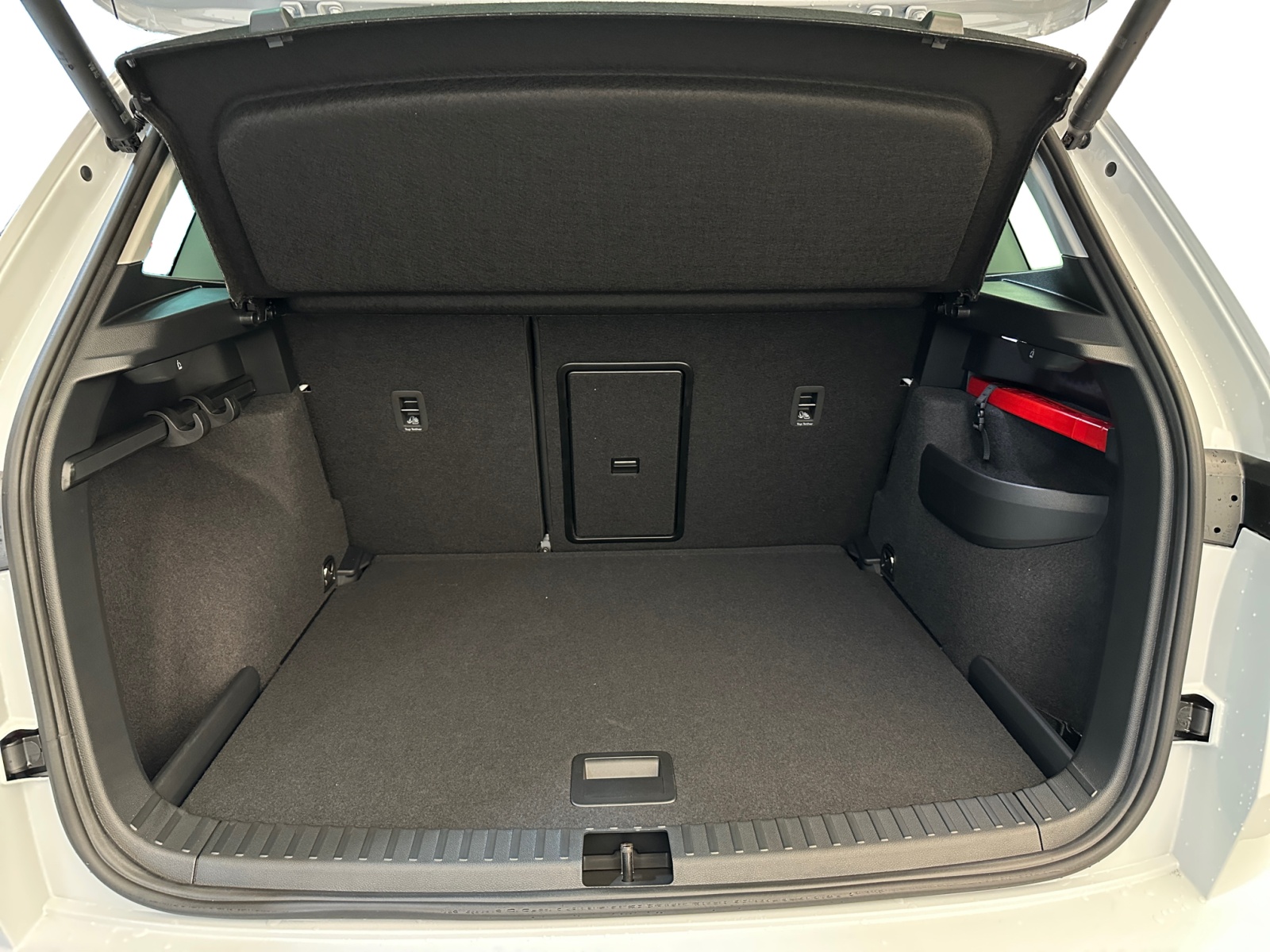 SKODA Karoq 1.5 TSI Dynamic DSG-image-12