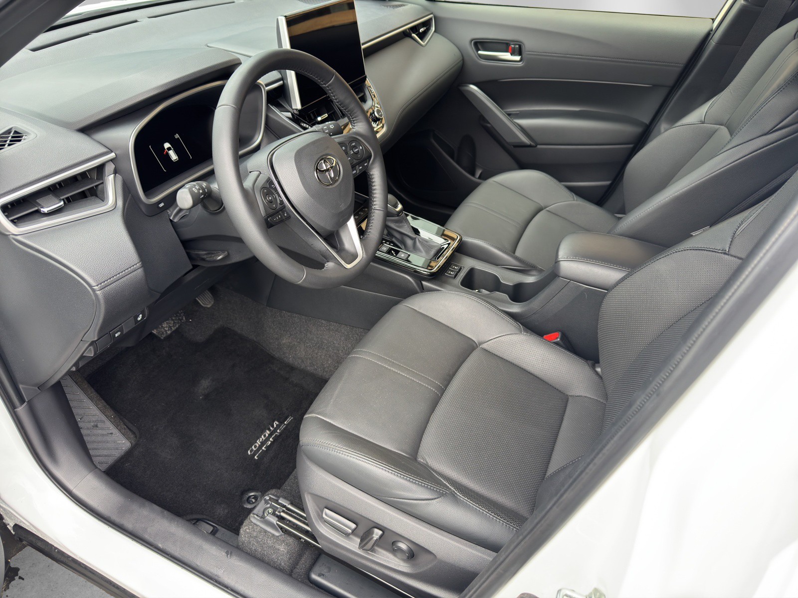 TOYOTA Corolla Cross 2.0 Premium e-CVT AWD-image-11