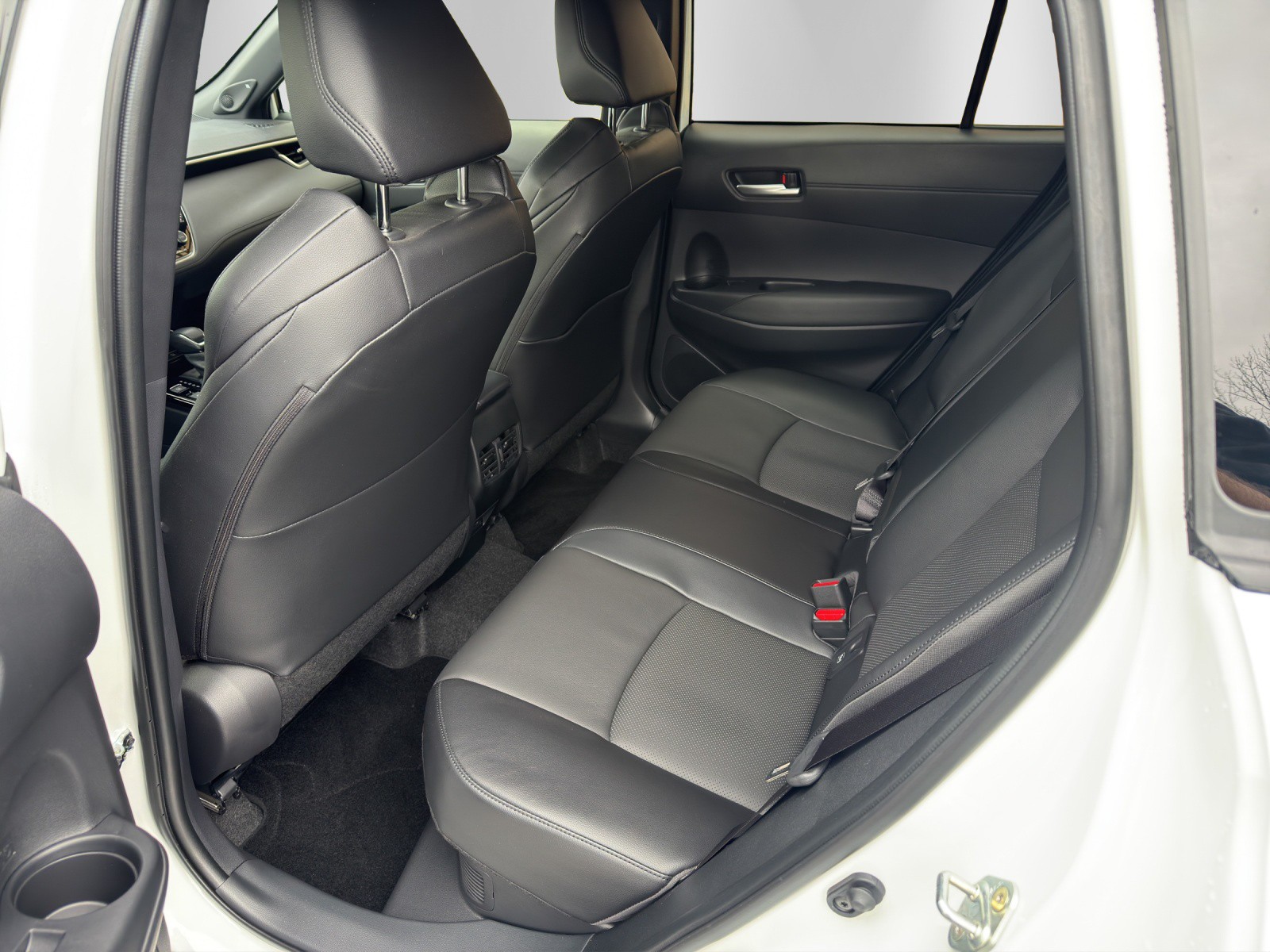 TOYOTA Corolla Cross 2.0 Premium e-CVT AWD-image-10