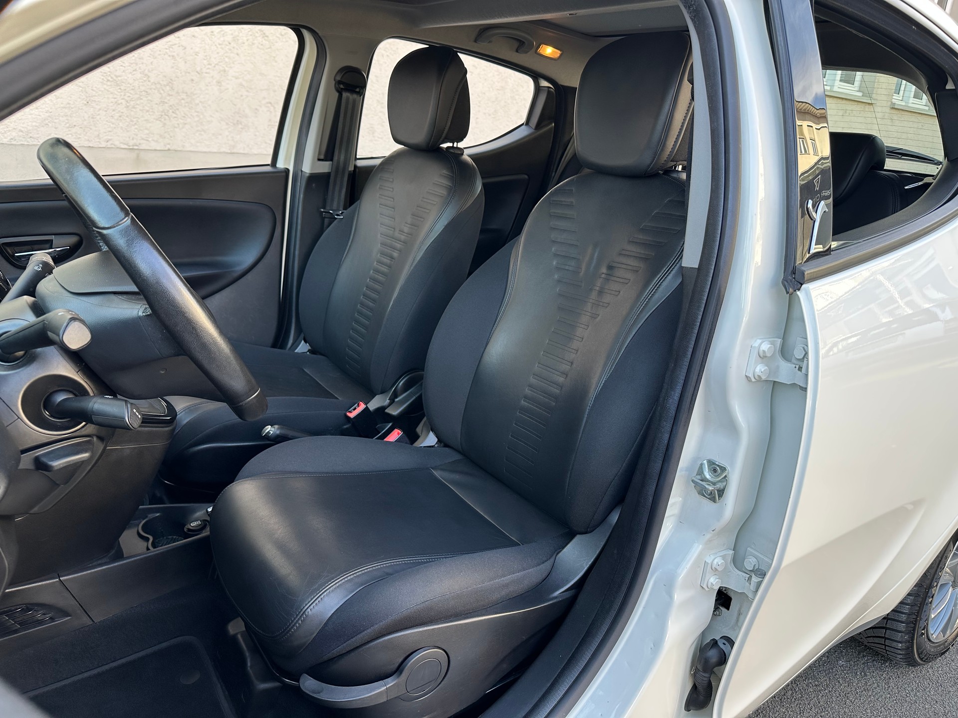 LANCIA Ypsilon 0.9 TwinAir Gold DFN-image-12