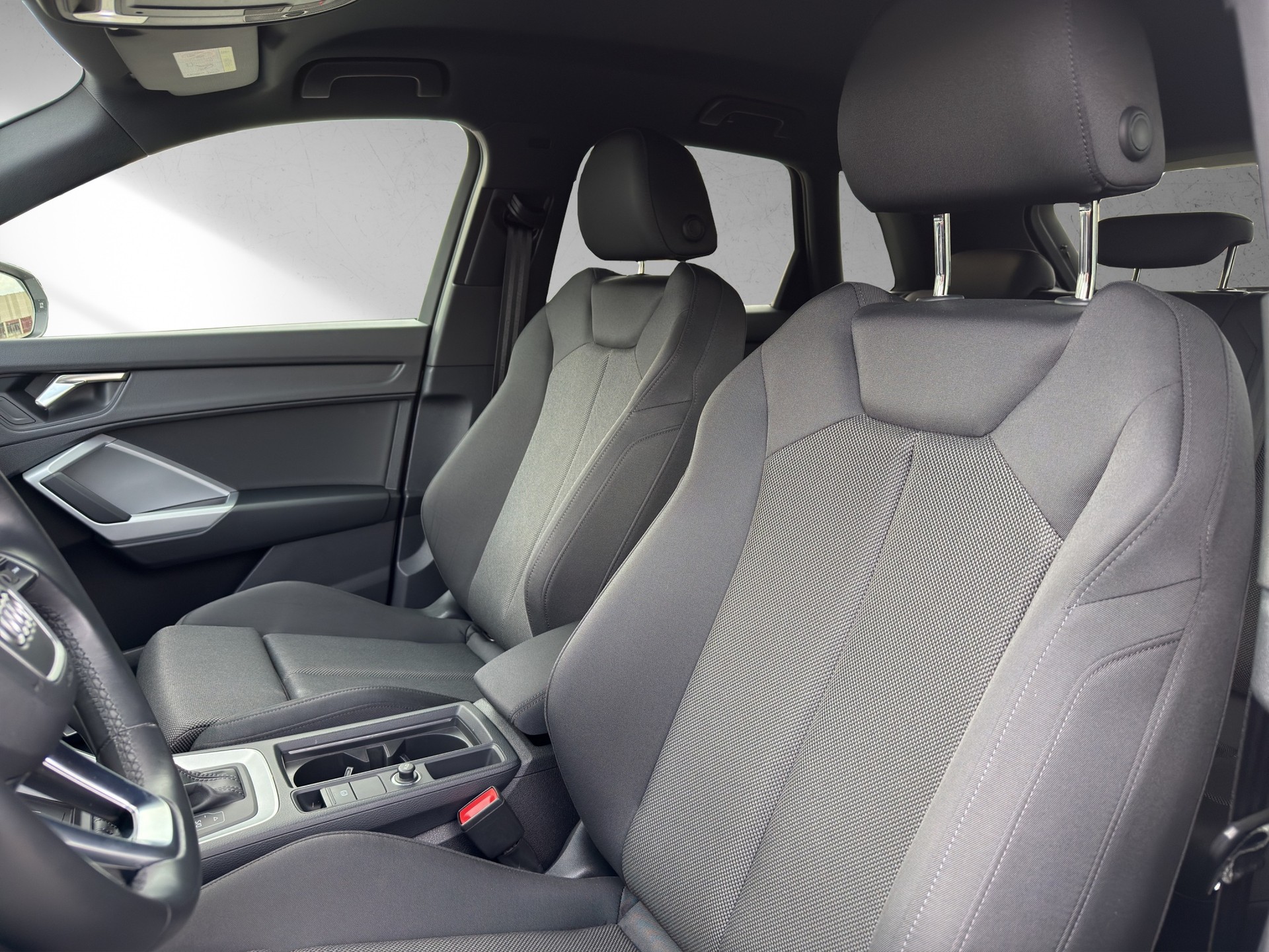 AUDI Q3 35 TFSI S line S-tronic-image-7