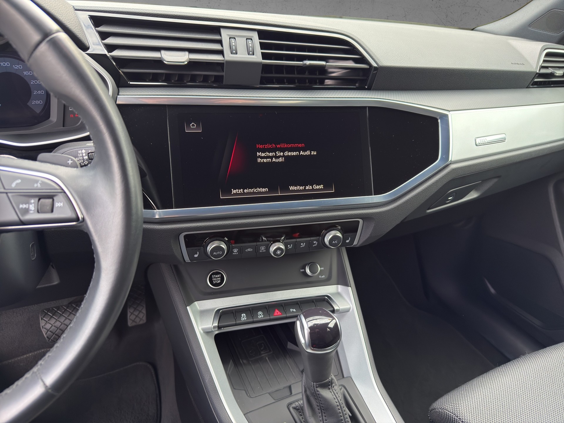 AUDI Q3 35 TFSI S line S-tronic-image-6