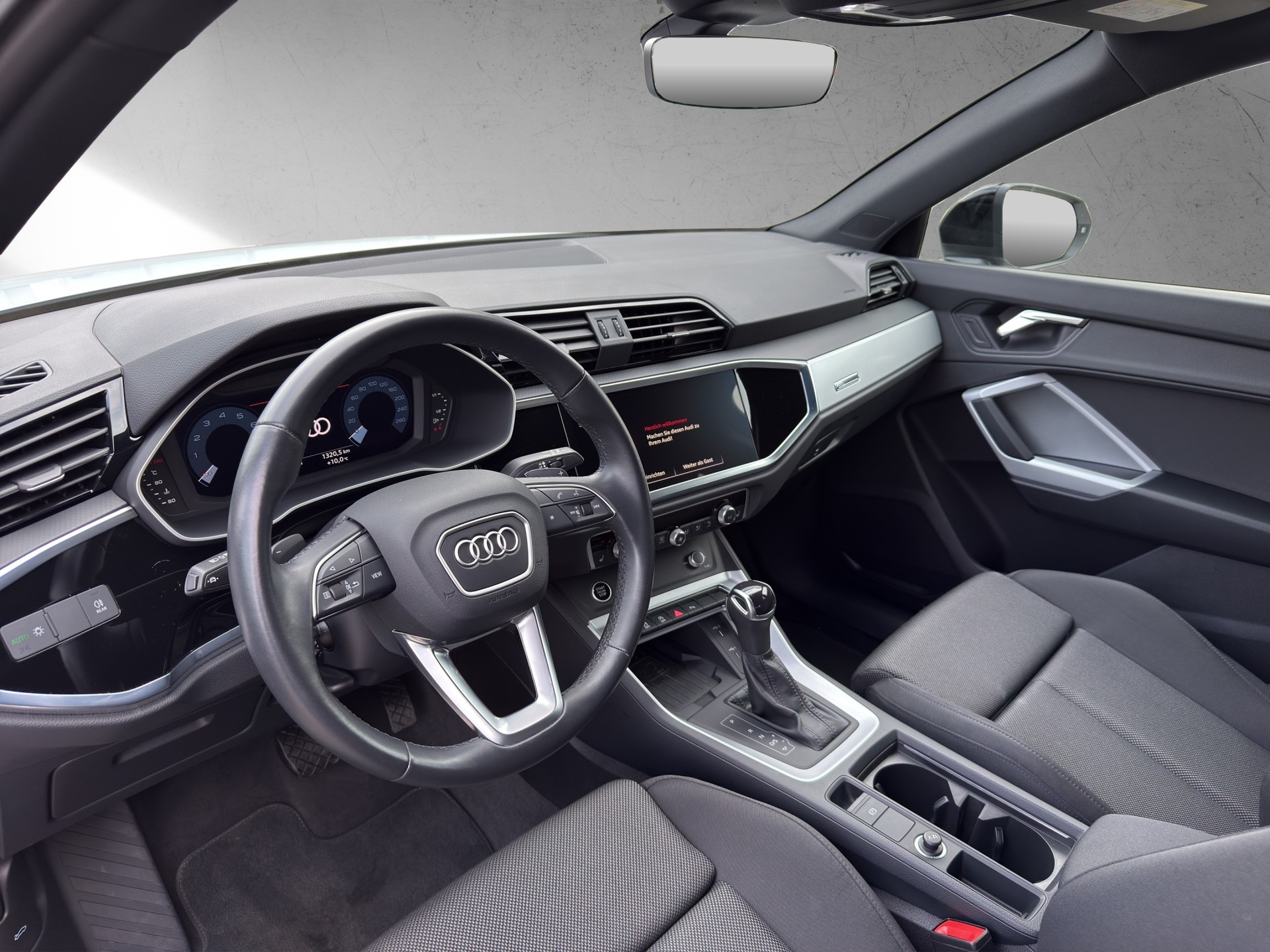 AUDI Q3 35 TFSI S line S-tronic-image-5