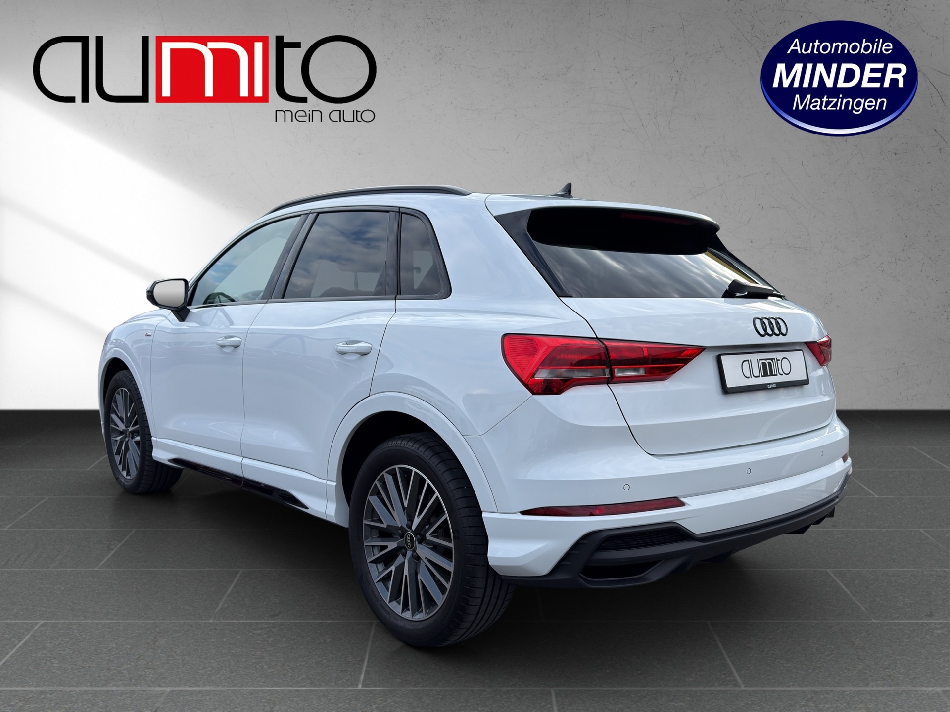 AUDI Q3 35 TFSI S line S-tronic-image-4