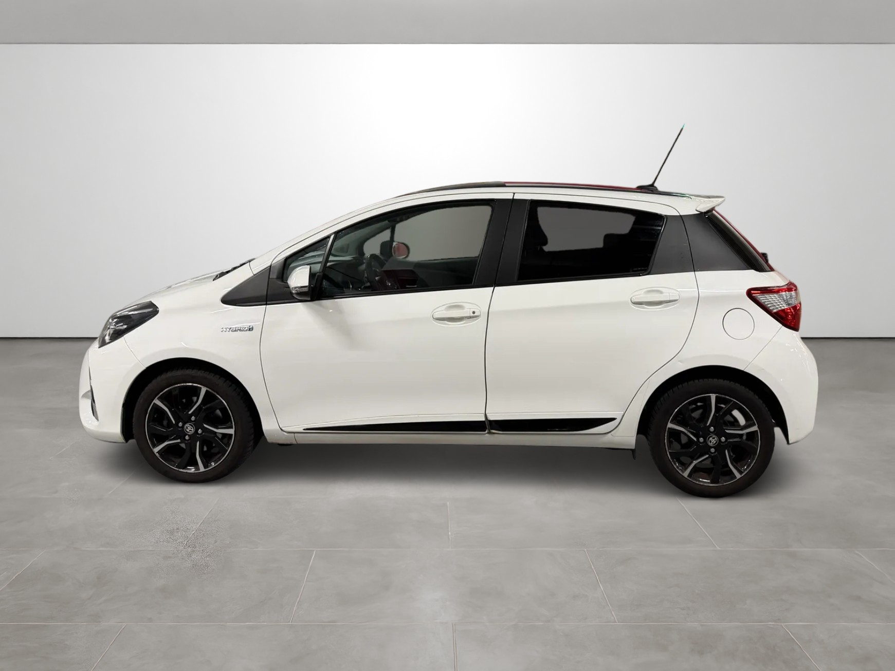 TOYOTA Yaris 1.5 VVT-i Hybrid Premium e-CVT-image-6