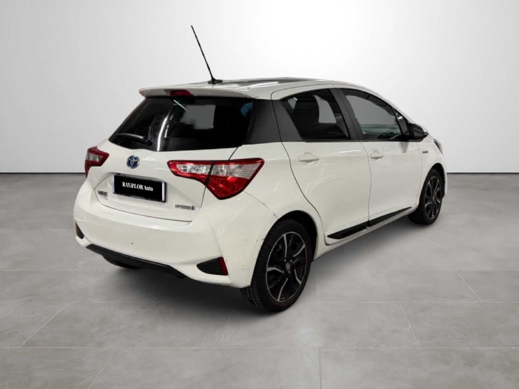 TOYOTA Yaris 1.5 VVT-i Hybrid Premium e-CVT-image-4