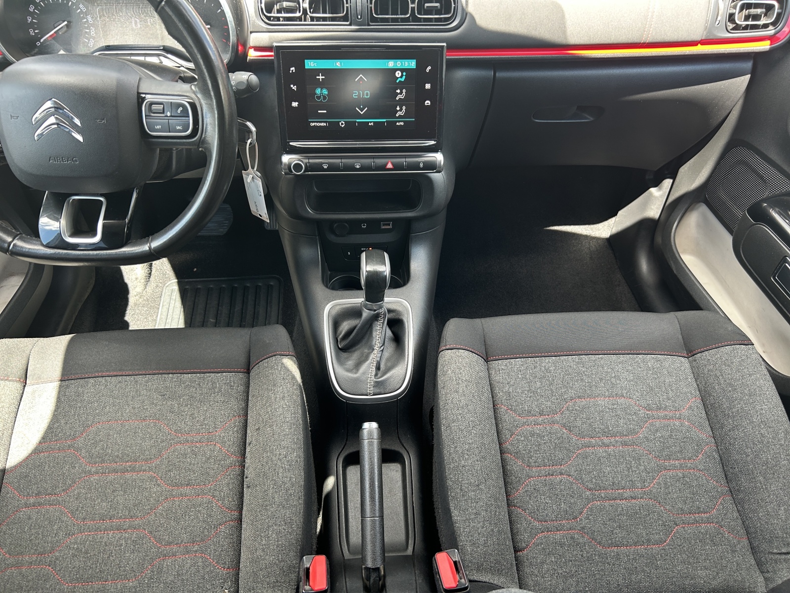 CITROEN C3 1.2 PureTech Shine-image-11