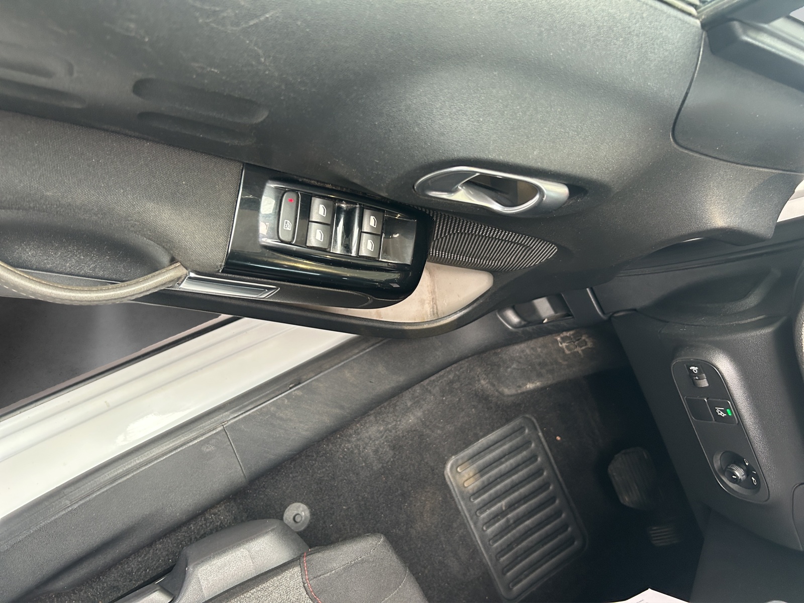CITROEN C3 1.2 PureTech Shine-image-10