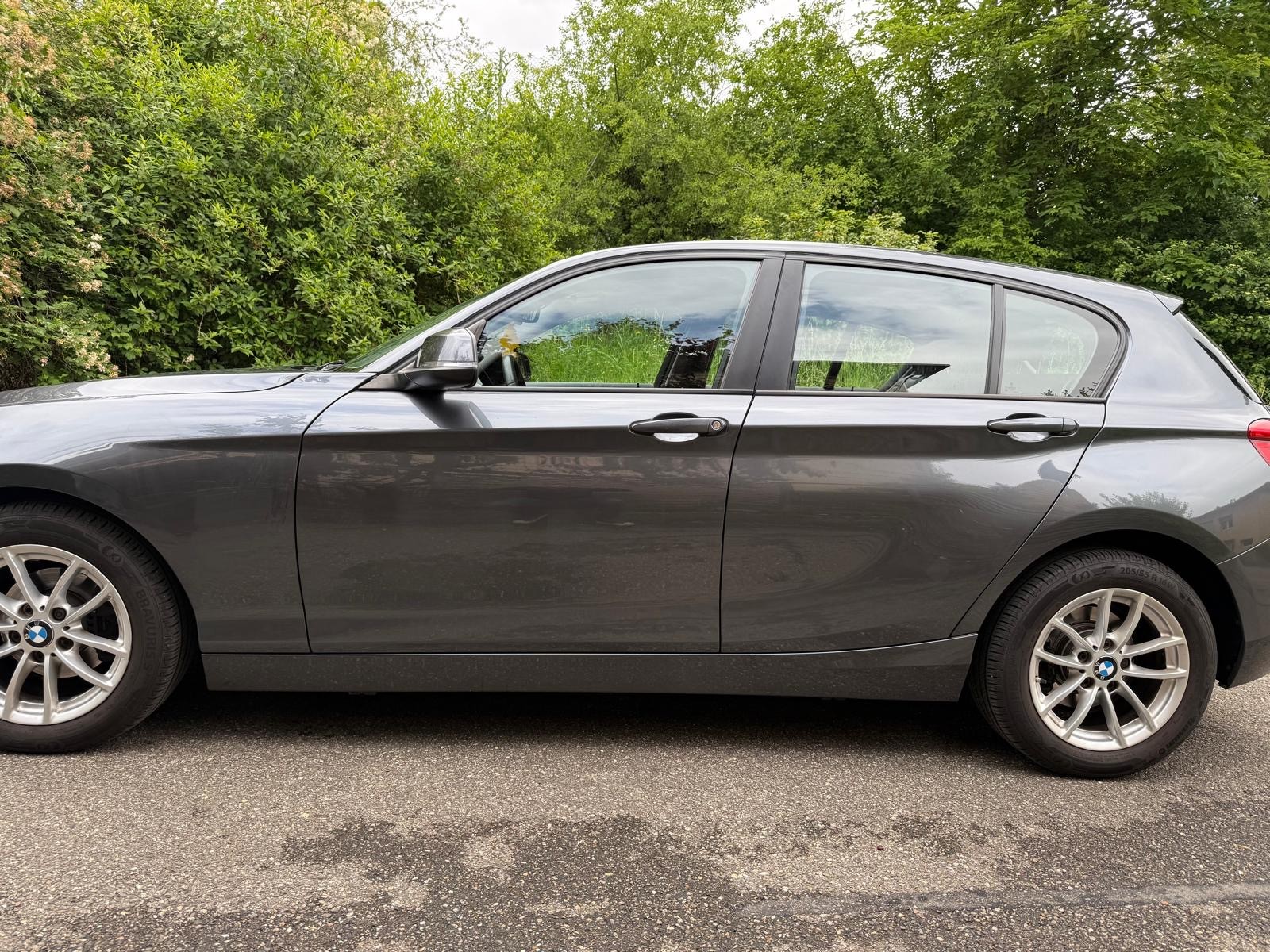 BMW 118i-image-1