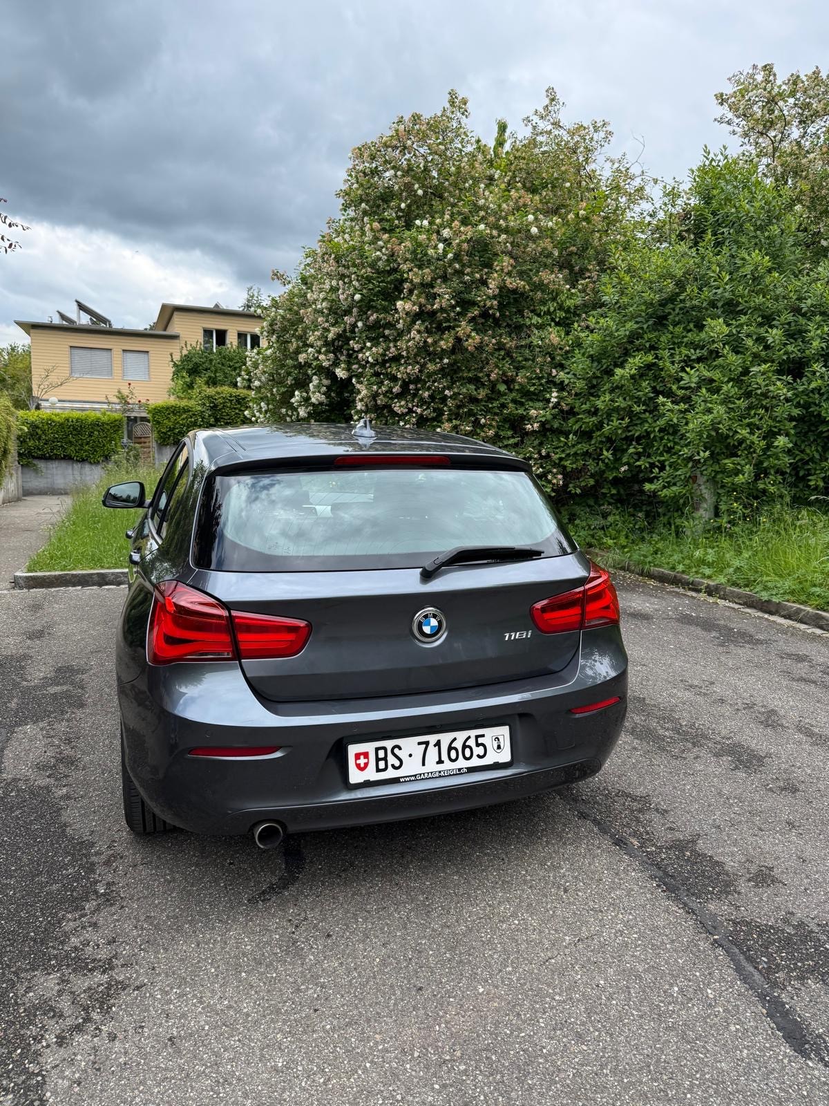 BMW 118i-image-2