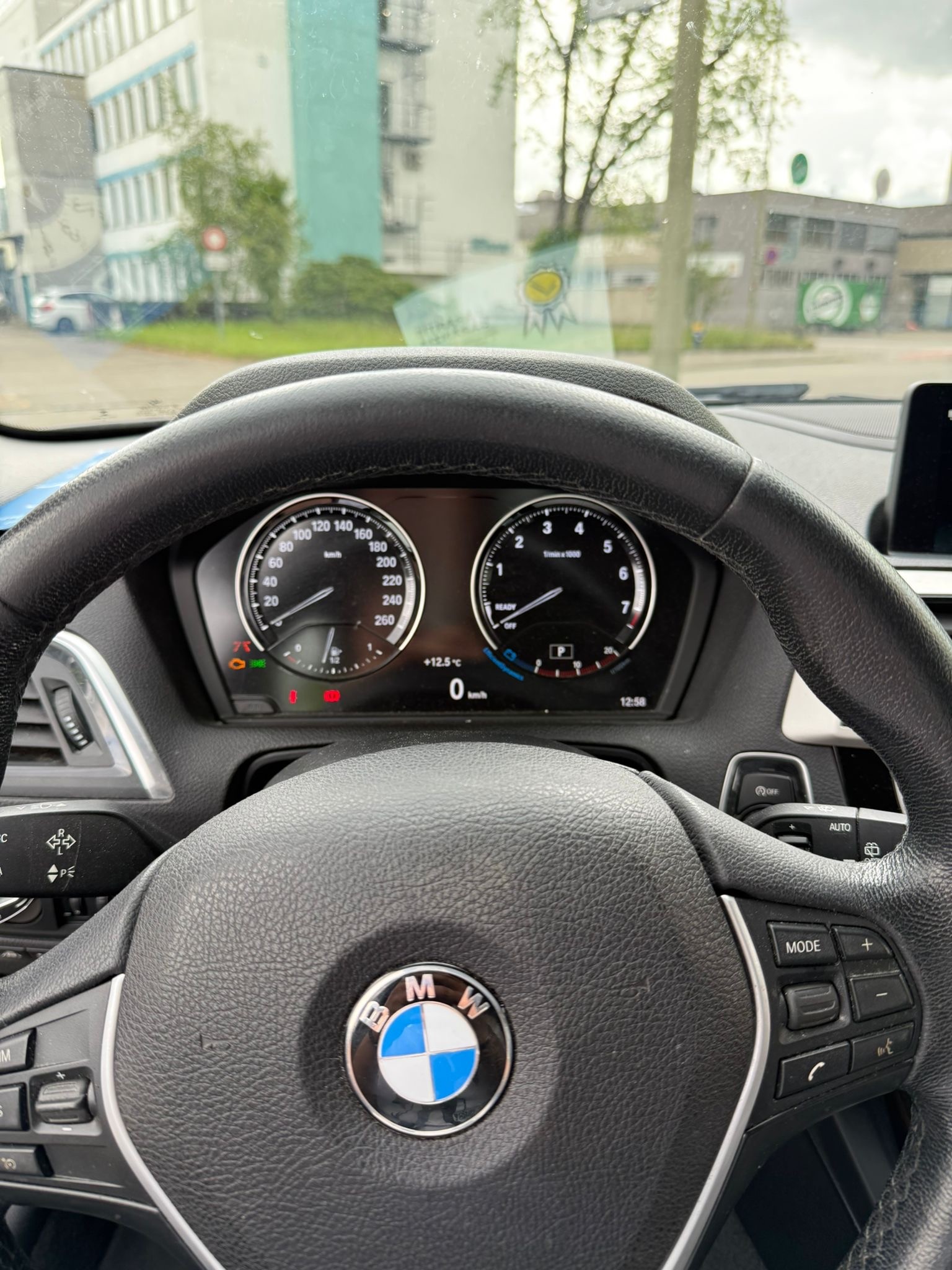 BMW 118i-image-5