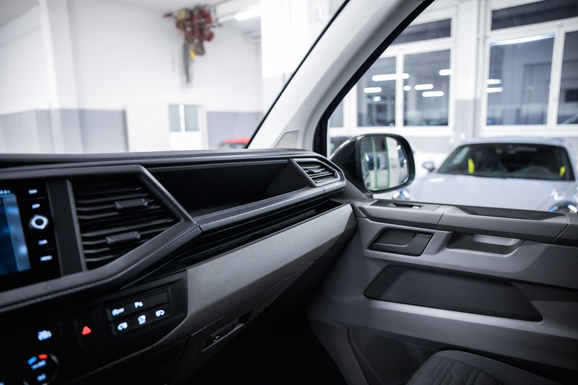 VW T6.1 Caravelle 2.0 TDI Comfortline DSG 4m 9 Plätzer-image-25