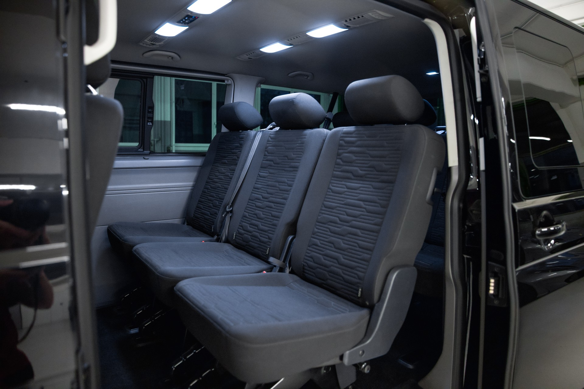 VW T6.1 Caravelle 2.0 TDI Comfortline DSG 4m 9 Plätzer-image-21