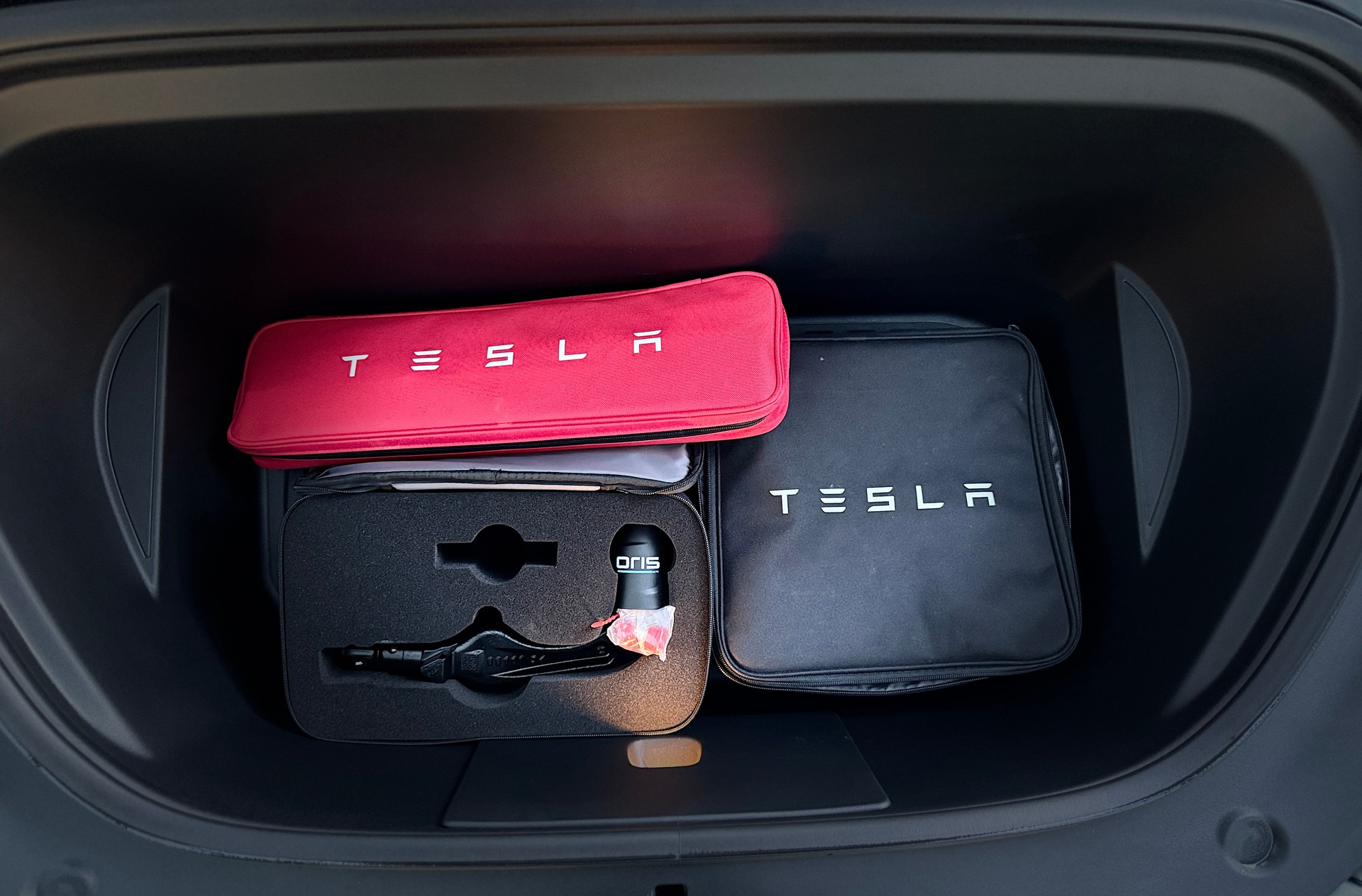 TESLA Model Y Performance / Anhängerkupplung / AMD RYZEN-image-13