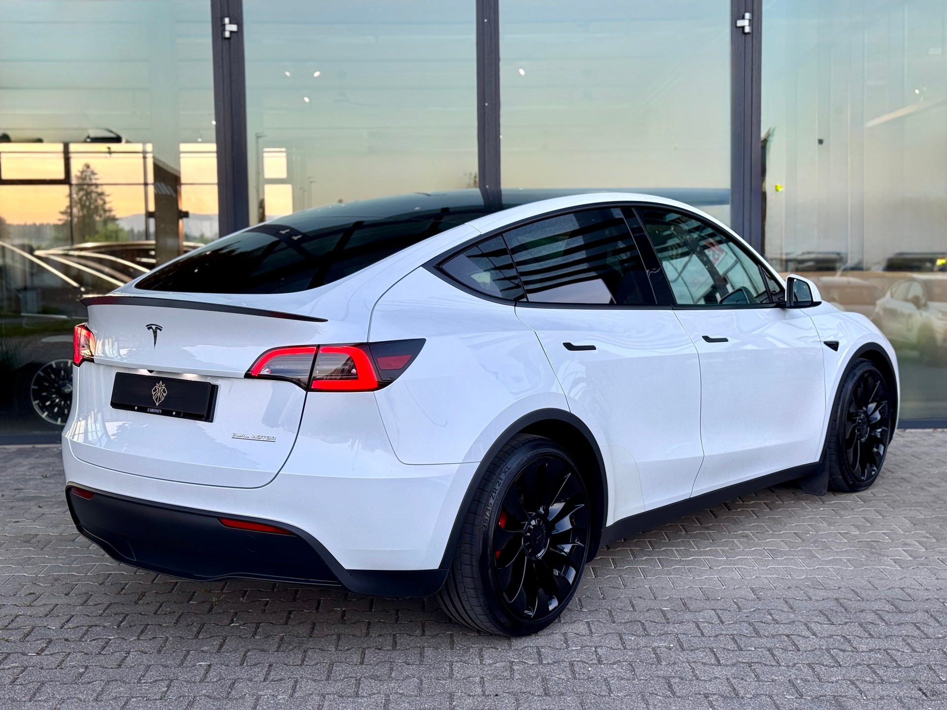 TESLA Model Y Performance / Anhängerkupplung / AMD RYZEN-image-5