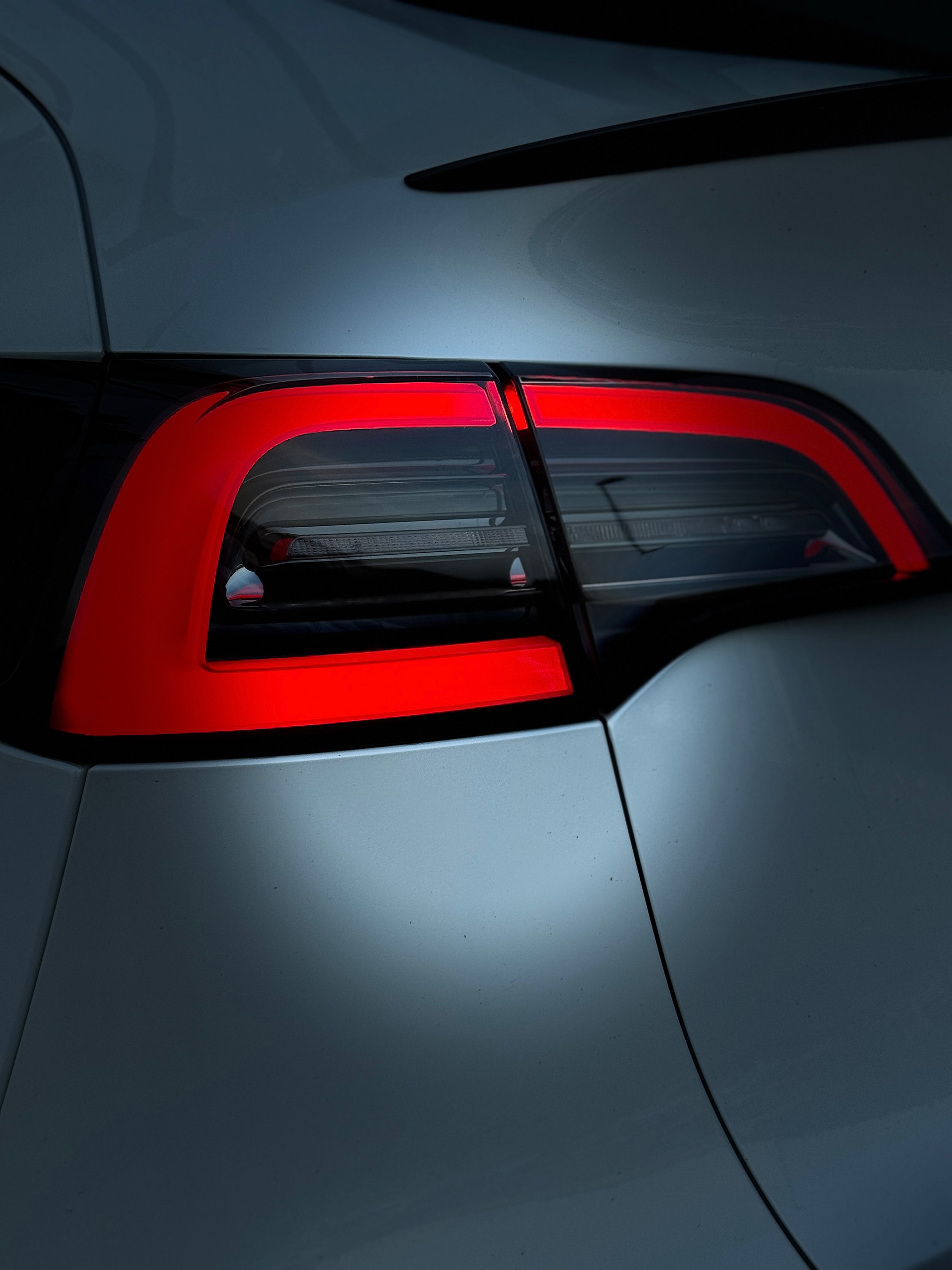 TESLA Model Y Performance / Anhängerkupplung / AMD RYZEN-image-16