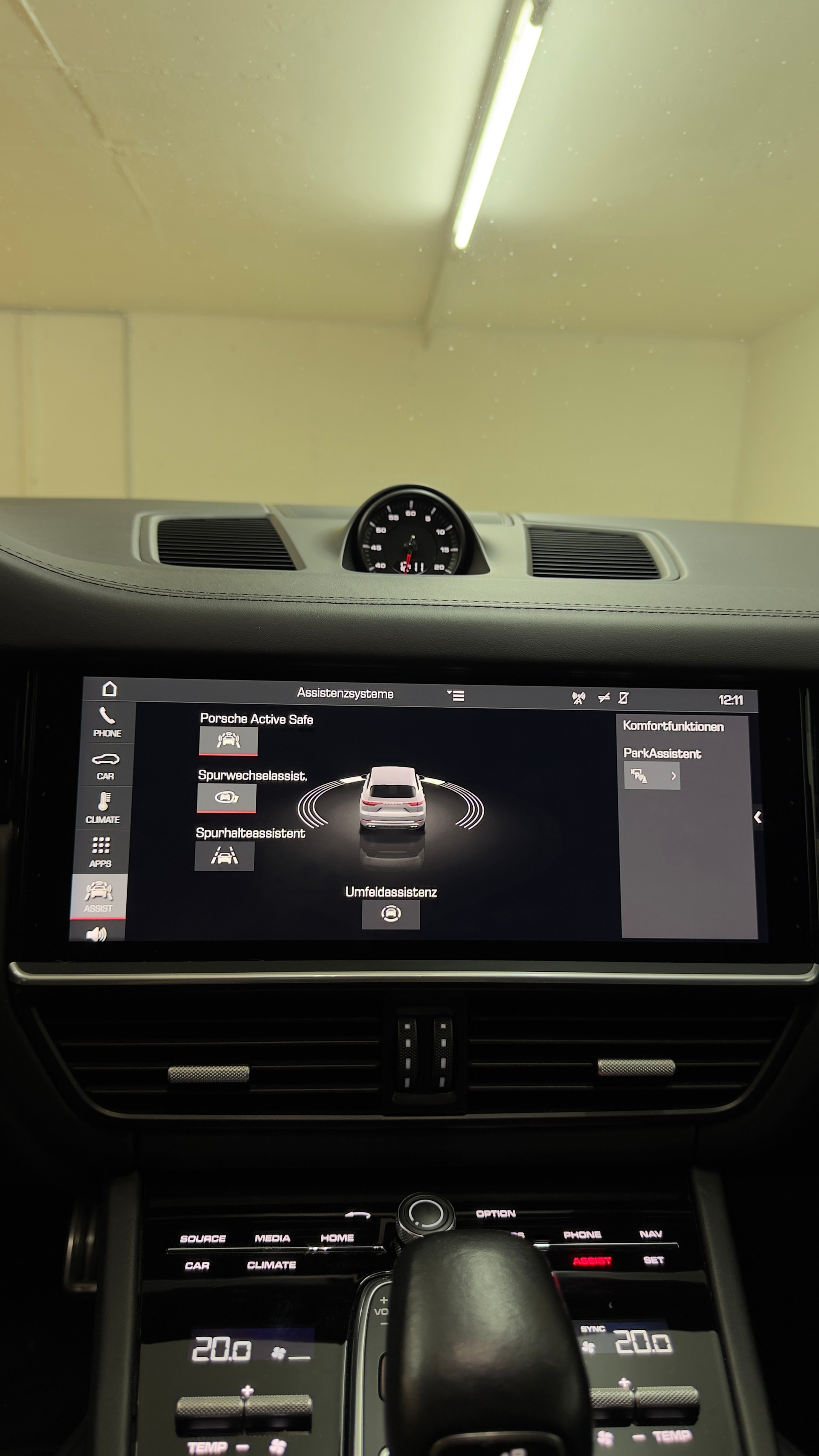 PORSCHE Cayenne Turbo-image-14